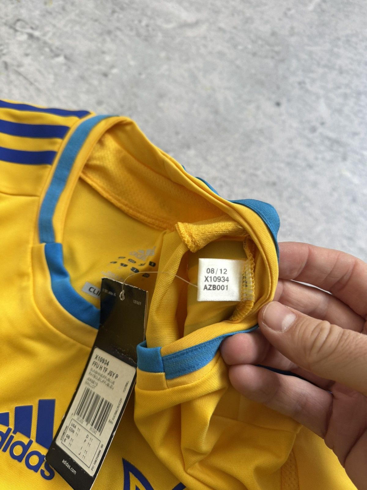 Other 🇺🇦Ukraine Jersey NWT NEW tee Football Rare Mydrik Style Size US L / EU 52-54 / 3 - 4 Thumbnail
