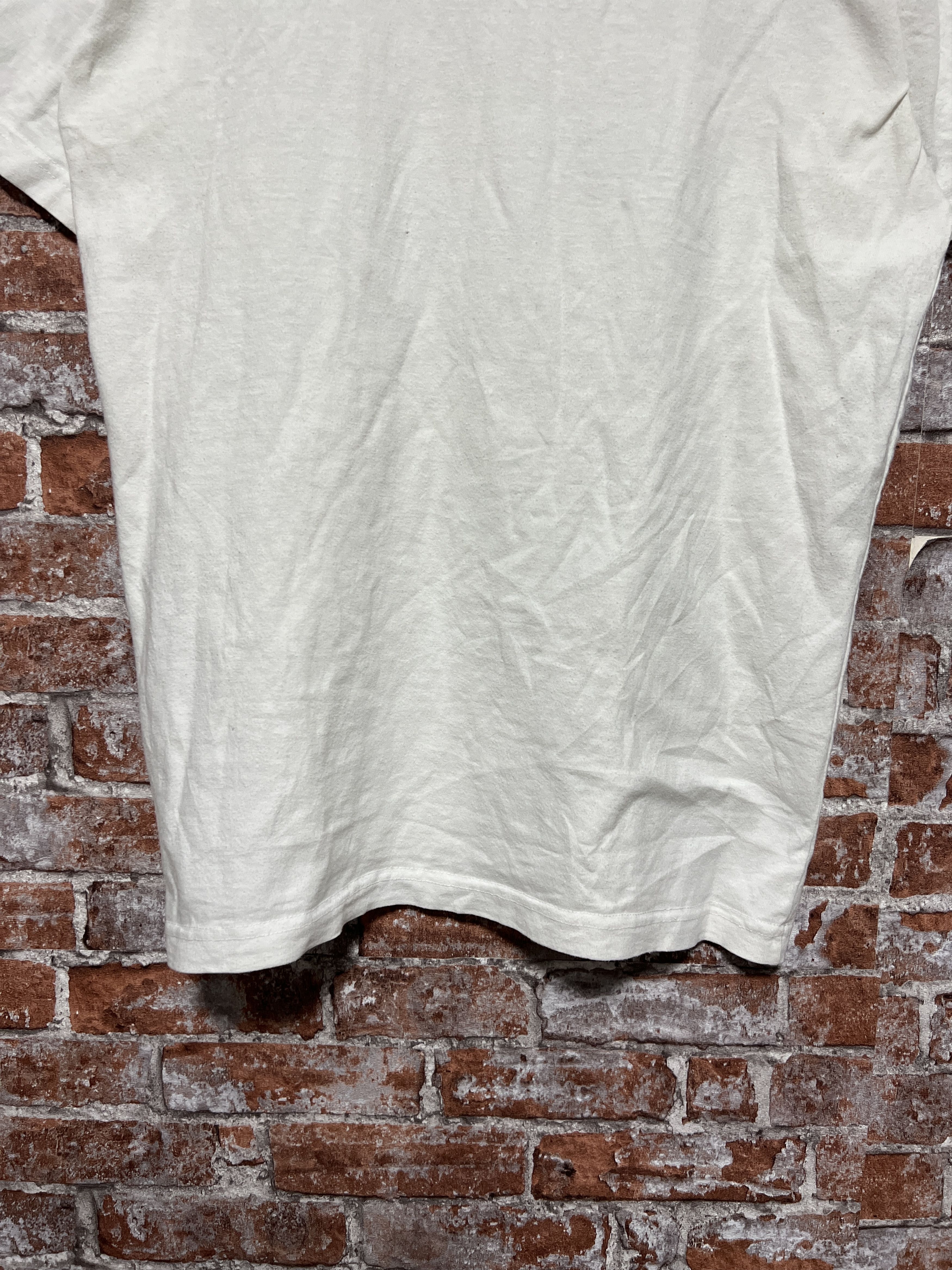 Band Tees Vintage 80s Queen Rare Rock Band T-shirt Size US L / EU 52-54 / 3 - 15 Thumbnail