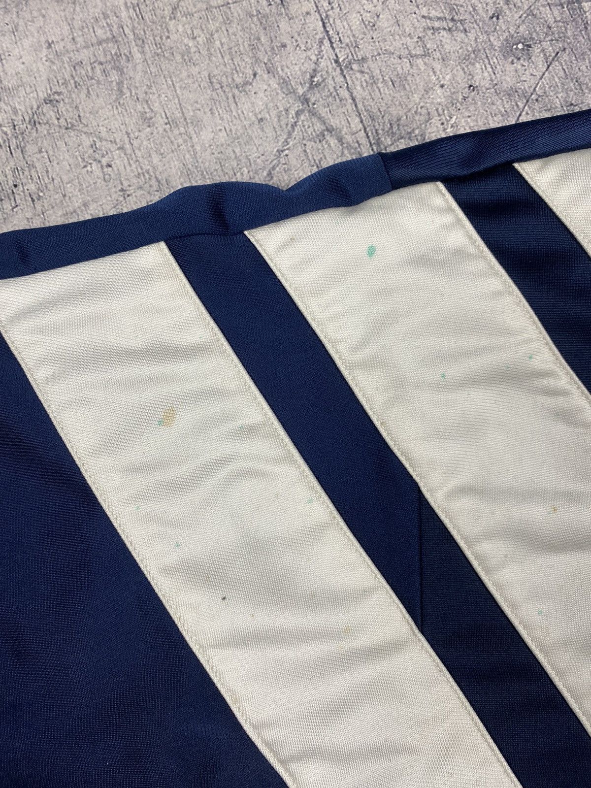 Adidas Vintage Adidas Track Jacket Size M Size US M / EU 48-50 / 2 - 4 Thumbnail
