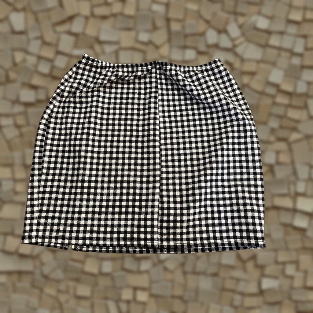 Vintage **rue21 Women's Large Black White Checkered Mini Skirt** User: rue21 Women's Large Black White Checkered Mini Skirt Size 36" / US 14 / IT 50 - 1 Thumbnail