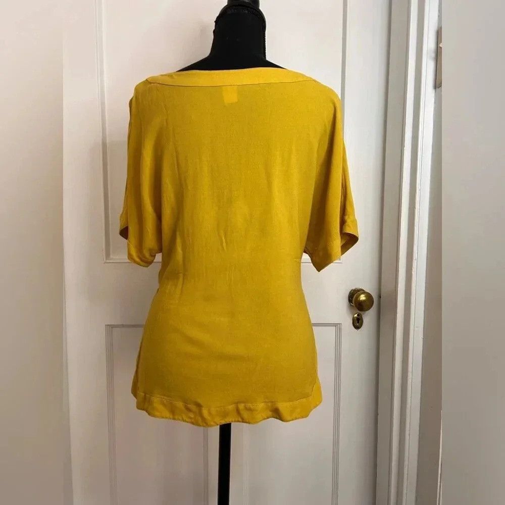 H&M H&M Mustard Blouse in Viscose Size 2 Size XS / US 0-2 / IT 36-38 - 6 Thumbnail