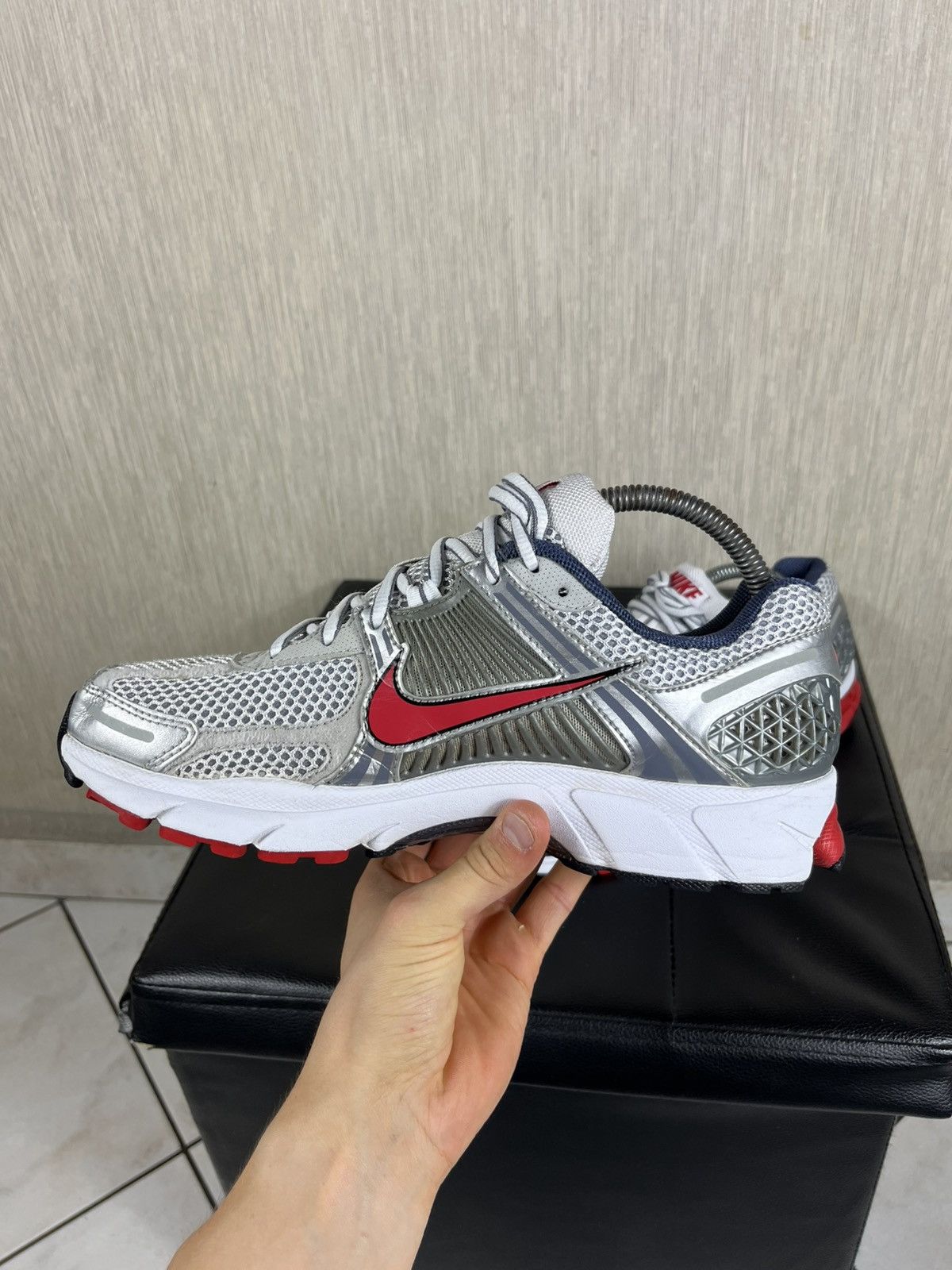 Nike Vintage Nike Vomero 5 mesh y2k silver retro sneakers shoes Size US 8 / EU 41 - 9 Thumbnail