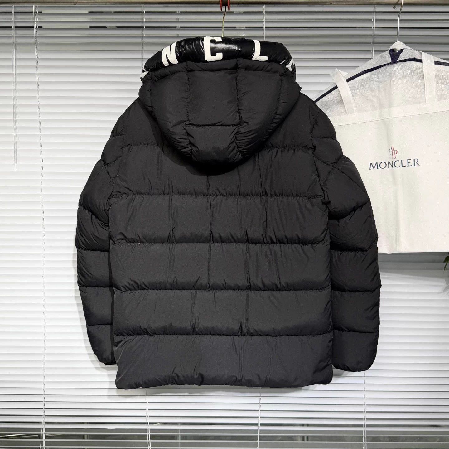 Moncler Moncler Black Logo Print Down Jacket Size 4 Size XL / US 12-14 / IT 48-50 - 2 Thumbnail