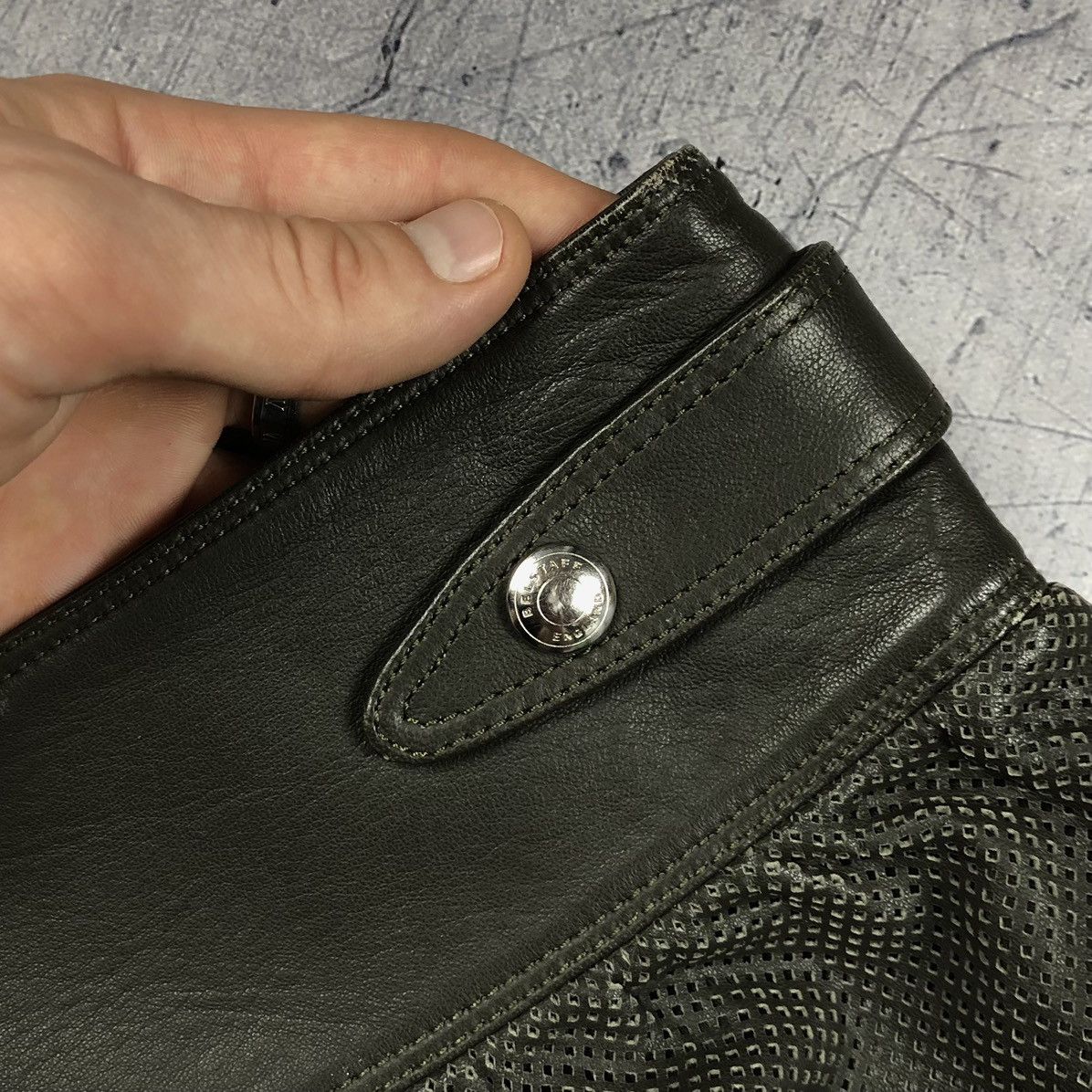 Belstaff × Leather Vintage Belstaff Leather Mesh England London Shorts y2k og Size 28" / US 6 / IT 42 - 6 Thumbnail