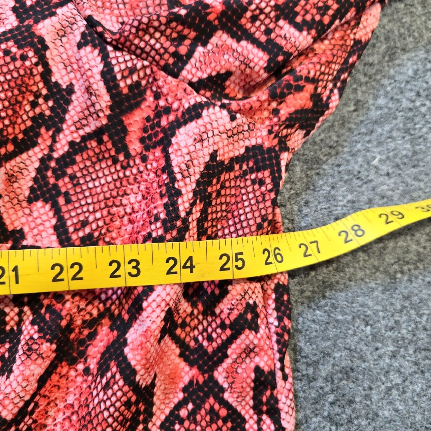 Michael Kors Michael Kors Top Womens 3X Red Alligator Print Button Up Long Sleeve Blouse Size XXL / US 16-18 / IT 52-54 - 6 Thumbnail