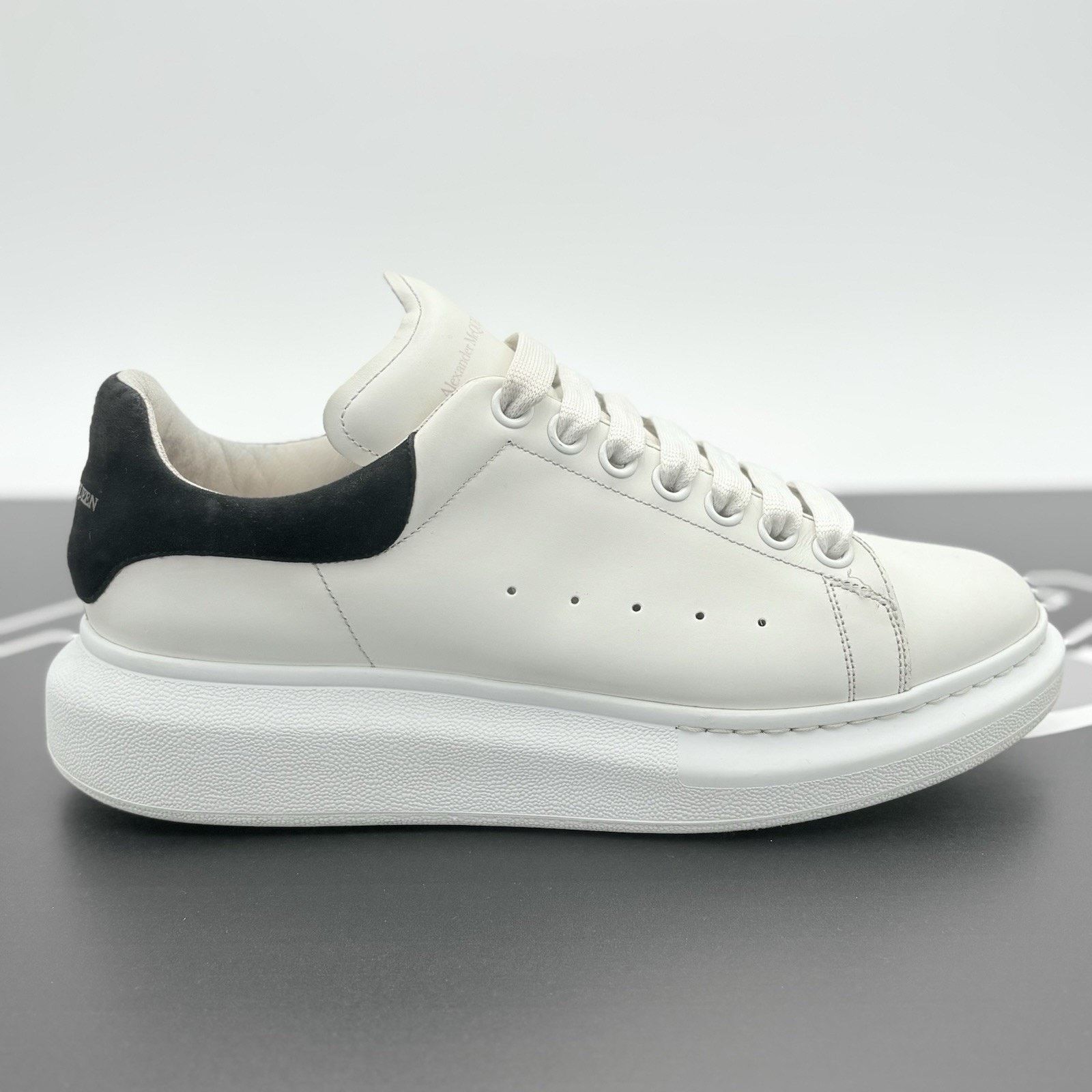 Alexander McQueen Alexander McQueen ' White Black ' | GREAT CONDITION! Size US 8 / EU 41 - 2 Thumbnail