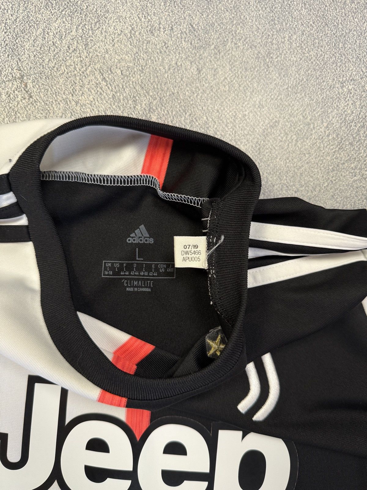 Adidas Y2k Juventus Adidas Jerseys Tee Jeep Soccer Football T-shirt Size US L / EU 52-54 / 3 - 6 Thumbnail
