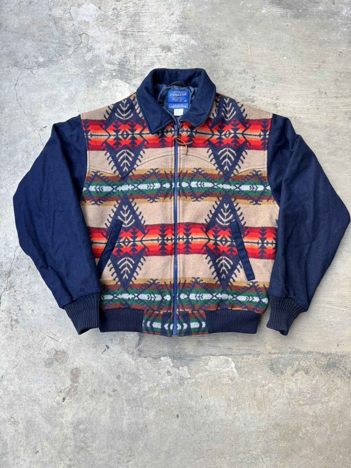 Pendleton Vintage 90’s Pendleton Wool Blanket Jacket Aztec Print Size US L / EU 52-54 / 3 - 1 Thumbnail