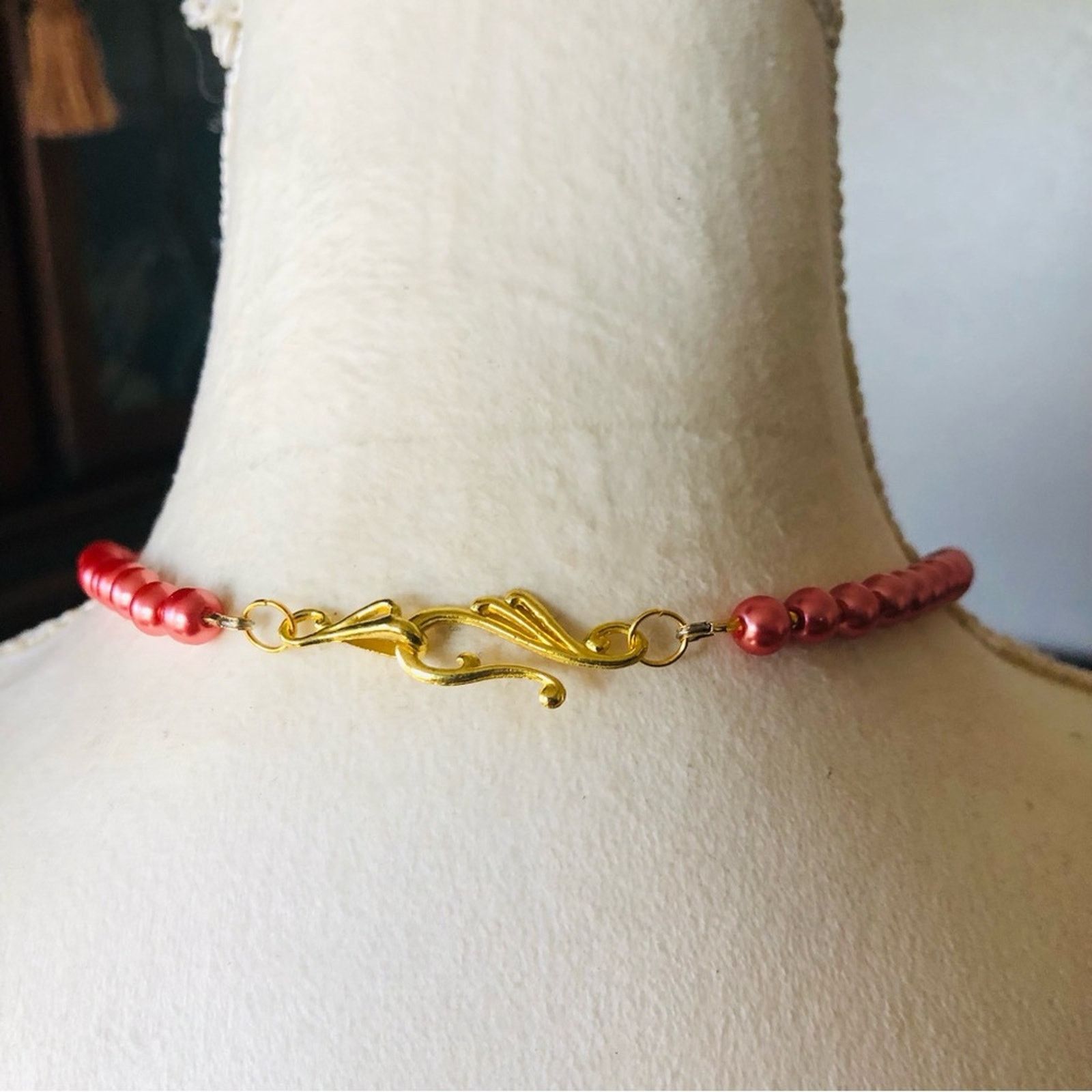 Handmade Handcrafted repurpose rose floral cluster Pearl necklace Size ONE SIZE - 8 Thumbnail