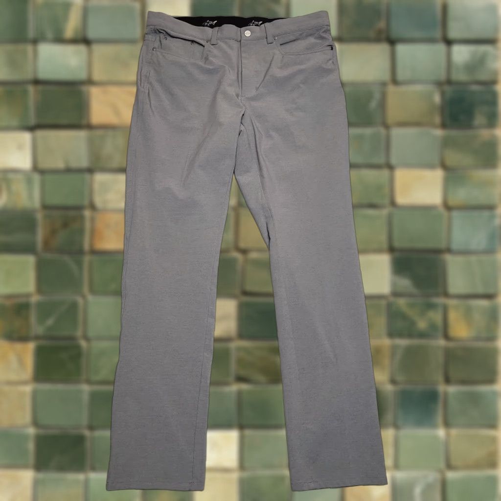 Vintage Greg Norman Pants Men 34x32 Gray Stretch Golf Performance Lightweight Modern Fit Size US 34 / EU 50 - 1 Thumbnail