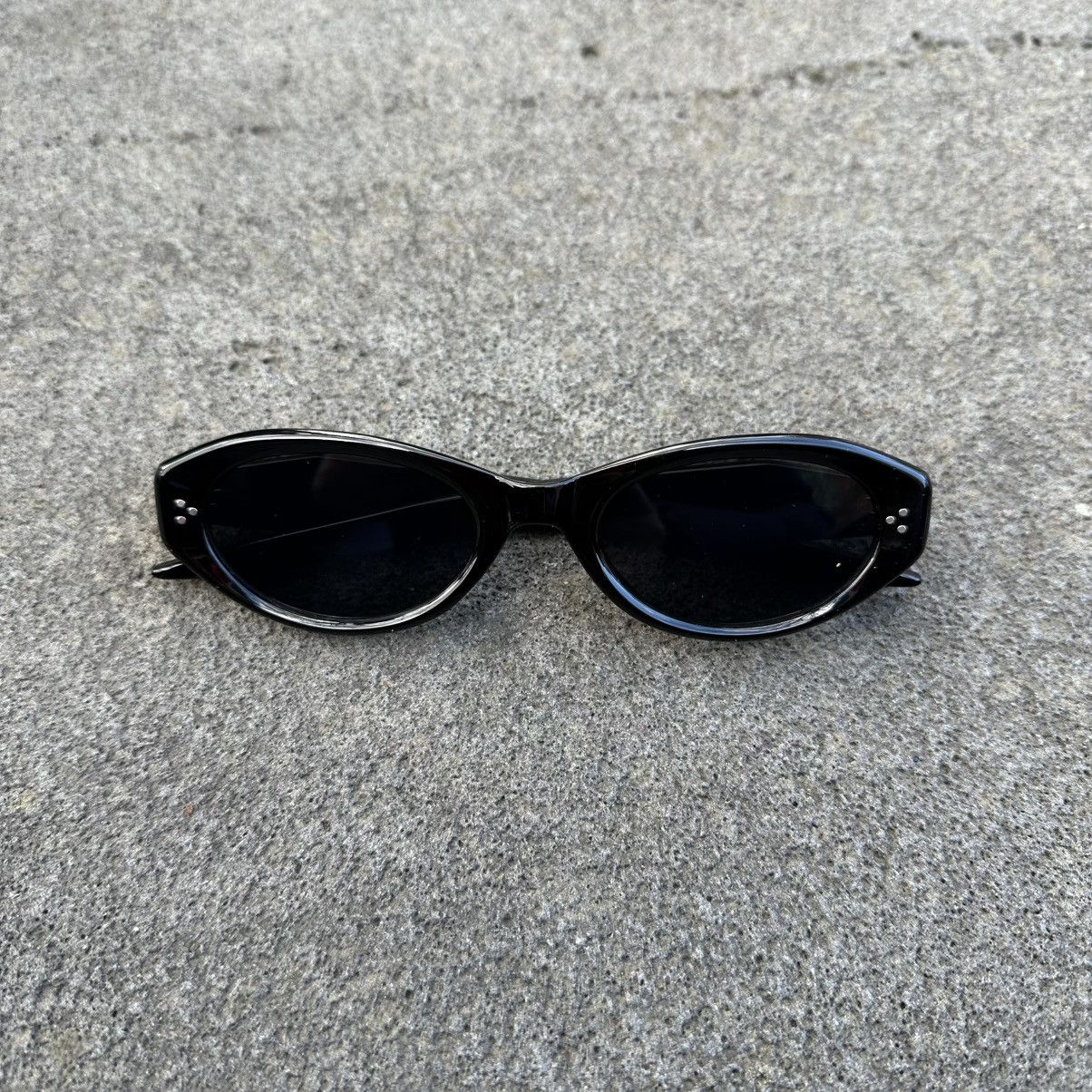 Vintage SUNGLASSES BRAND NEW CLASSIC RETRO VINTAGE YT541-01 Size ONE SIZE - 1 Thumbnail