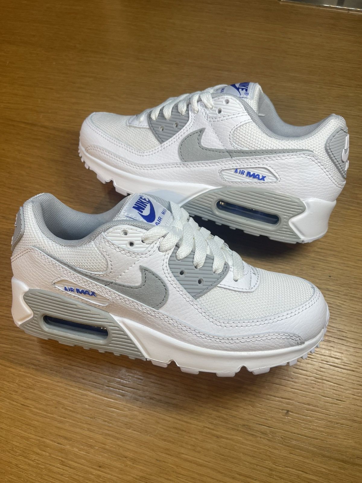 Nike Air Max 90 bianca con dettagli blu Size US 5.5 / IT 35.5 - 1 Thumbnail