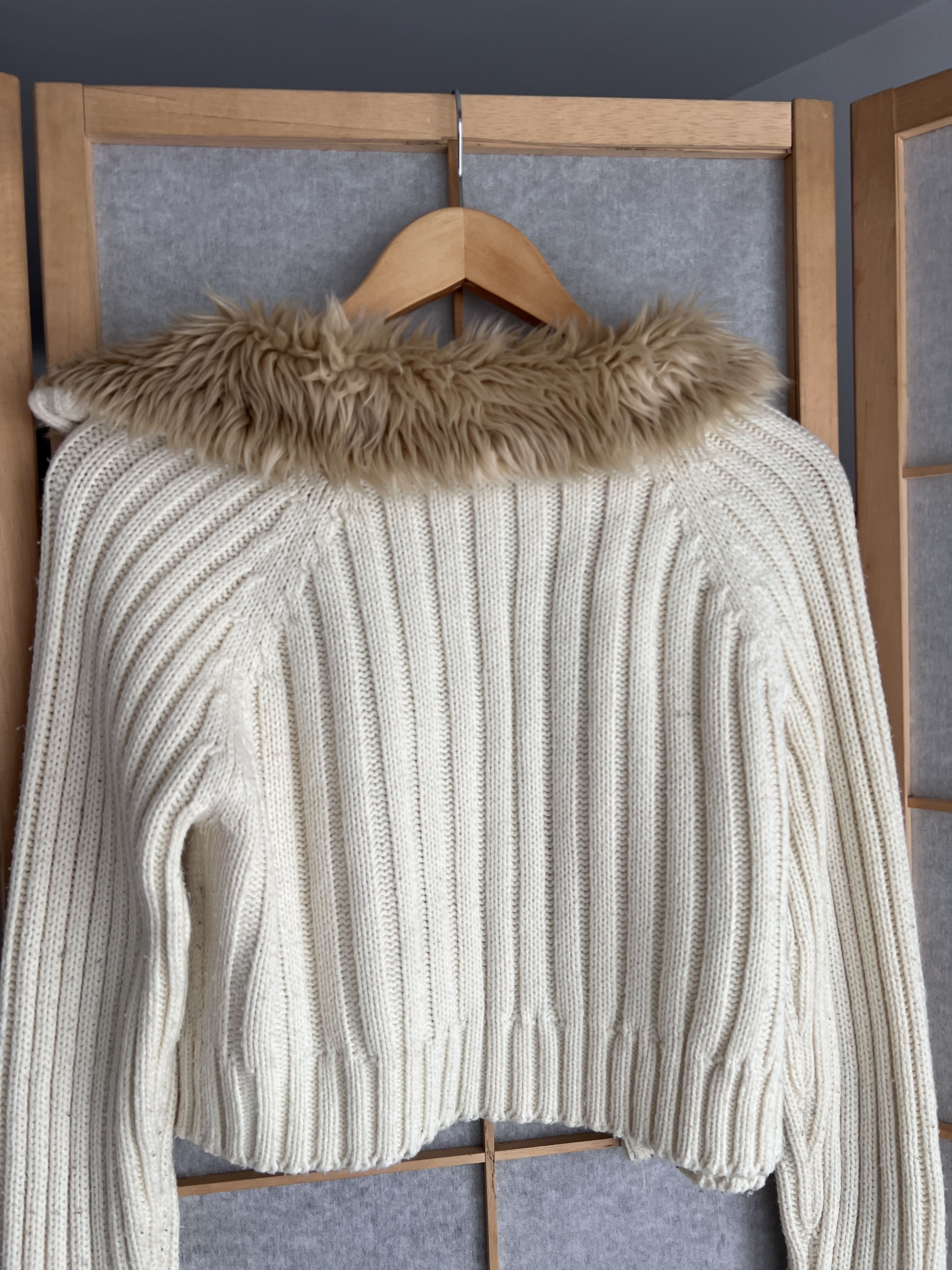 Hysteric Glamour Vintage 2000s cable knit cropped sweater faux fur collar y2k Size L / US 10 / IT 46 - 14 Thumbnail