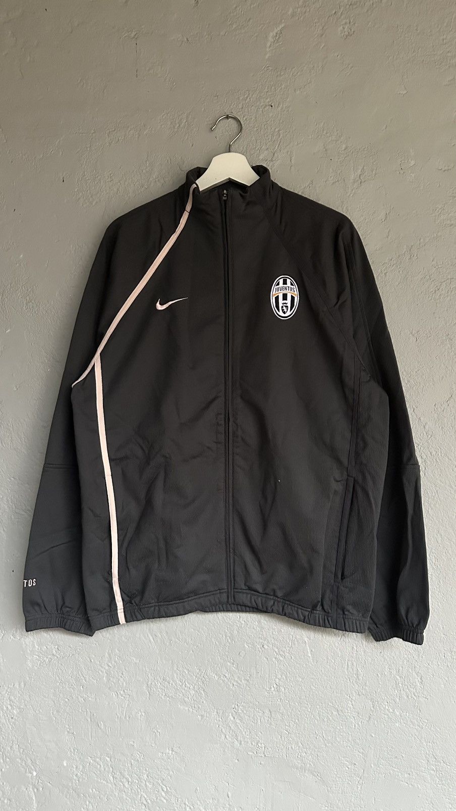 Nike Nike Juventus sportwear sweaters Size US L / EU 52-54 / 3 - 1 Thumbnail