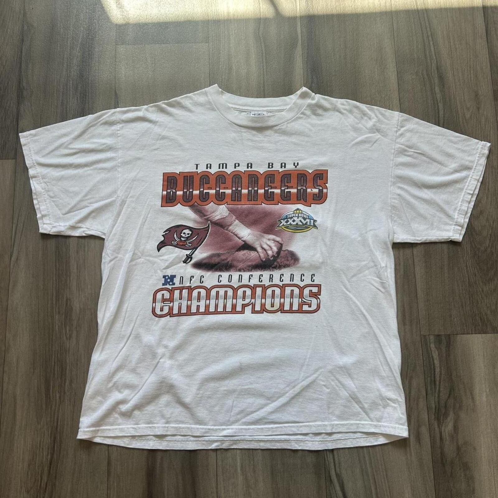NFL Vintage 90’s NFL Bucs Tampa Bay Buccaneers t shirt XL Size US XL / EU 56 / 4 - 1 Thumbnail