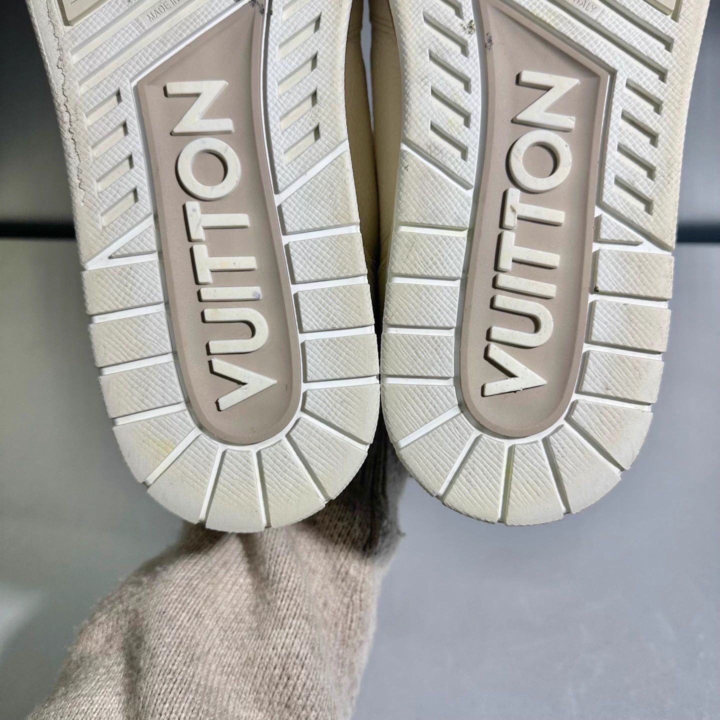 Louis Vuitton Louis Vuitton Beige Velcro Trainer 9/43 Mint Hard to Find Size US 7 / EU 40 - 8 Thumbnail