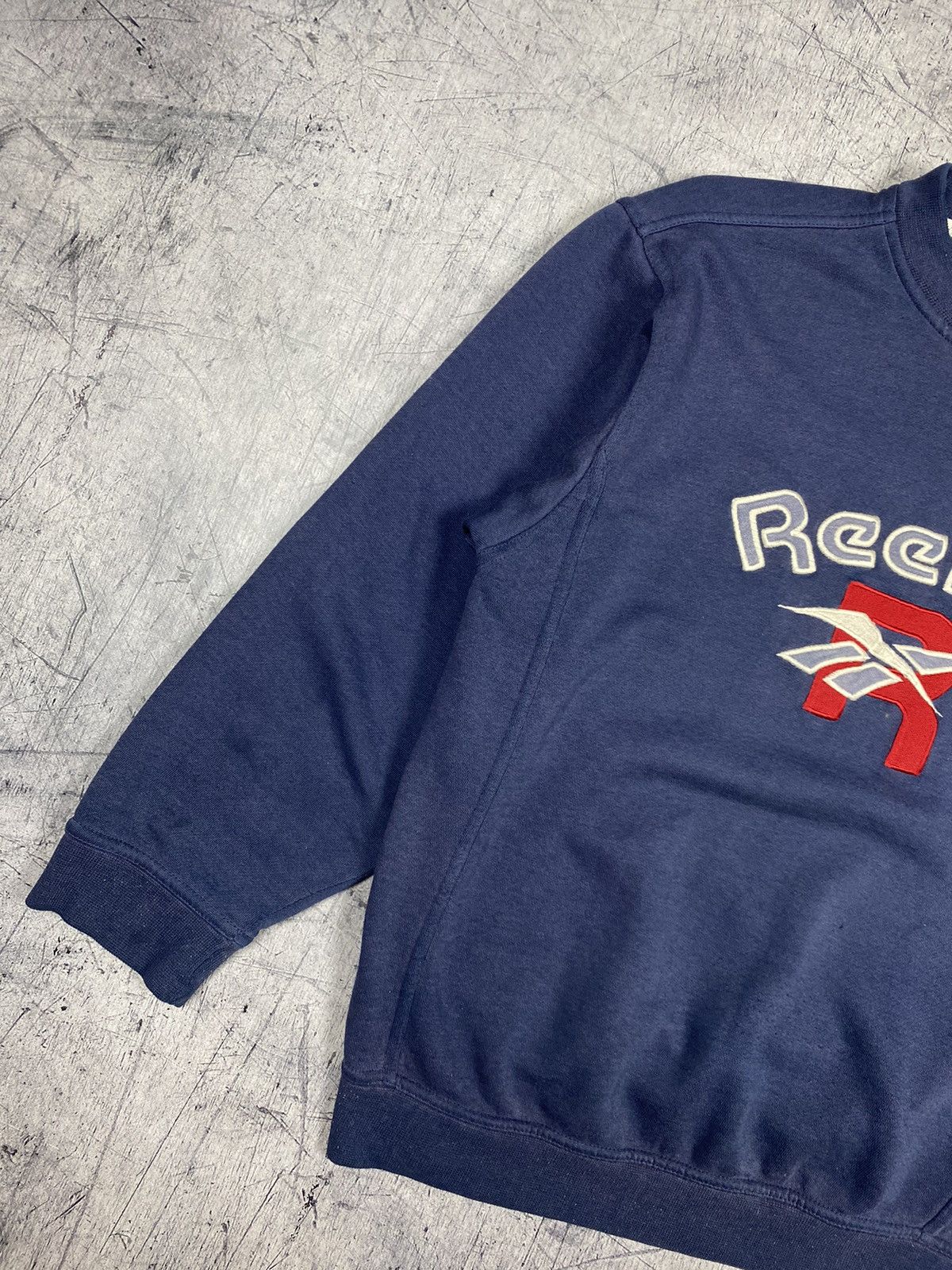 Reebok Vintage Reebok Y2K Big Center Logo Sweatshirt Size US S / EU 44-46 / 1 - 3 Thumbnail