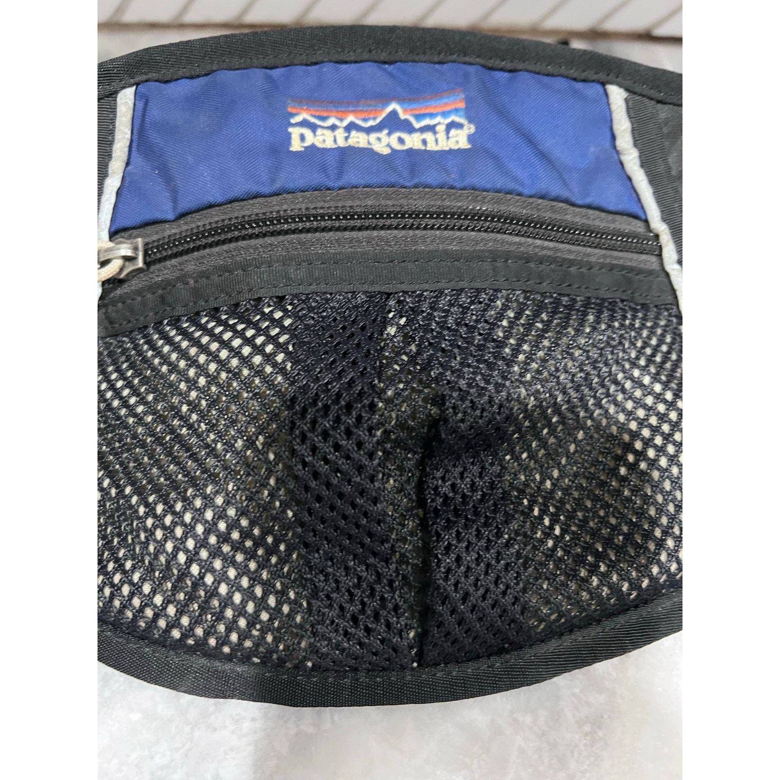 Patagonia Patagonia Vintage Waist Pack Hip Belt Bag Blue Black Mesh Size ONE SIZE - 7 Thumbnail