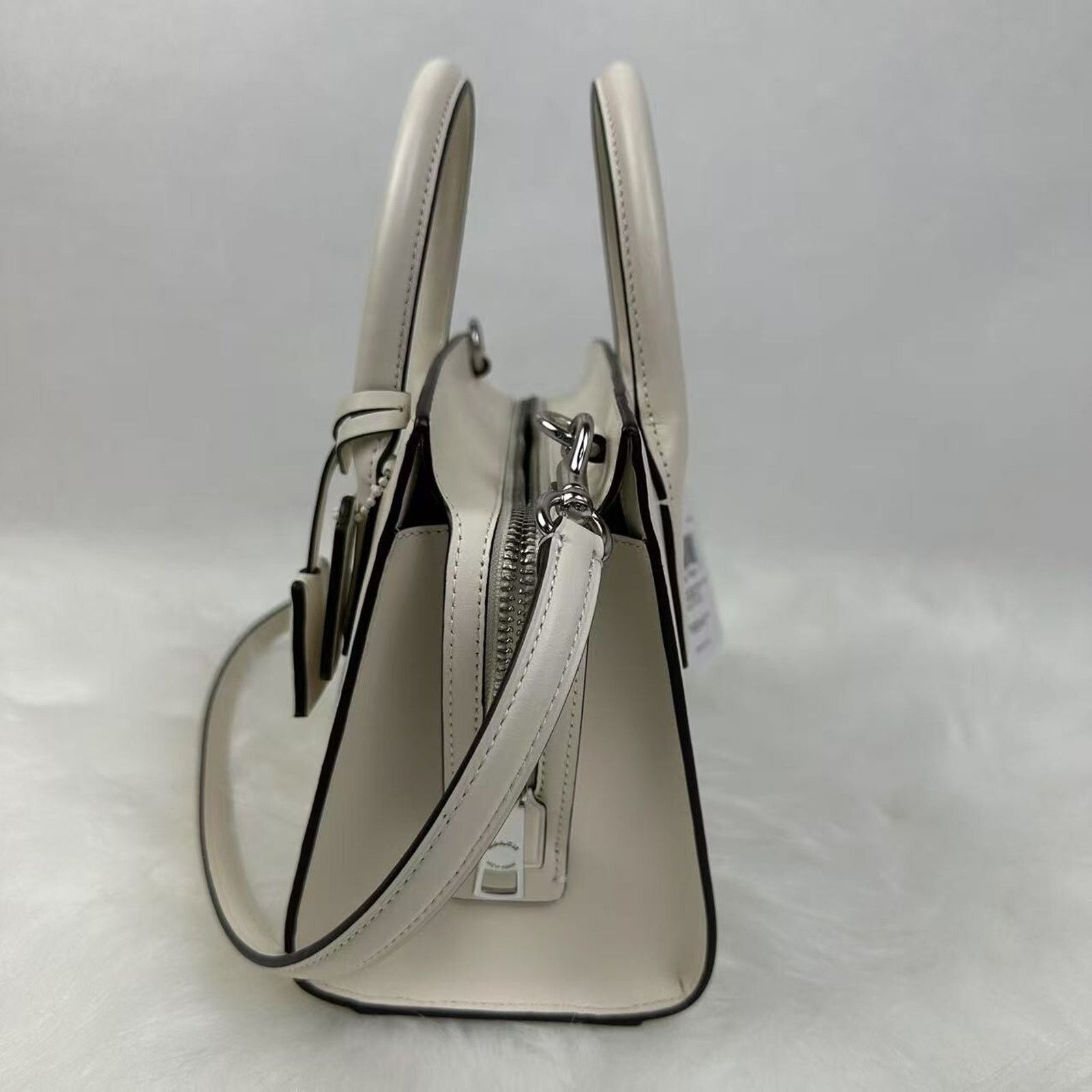 Coach COACH Andrea Carryall Bag Crossbody Leather/Chalk CP081 NWT Size ONE SIZE - 2 Thumbnail
