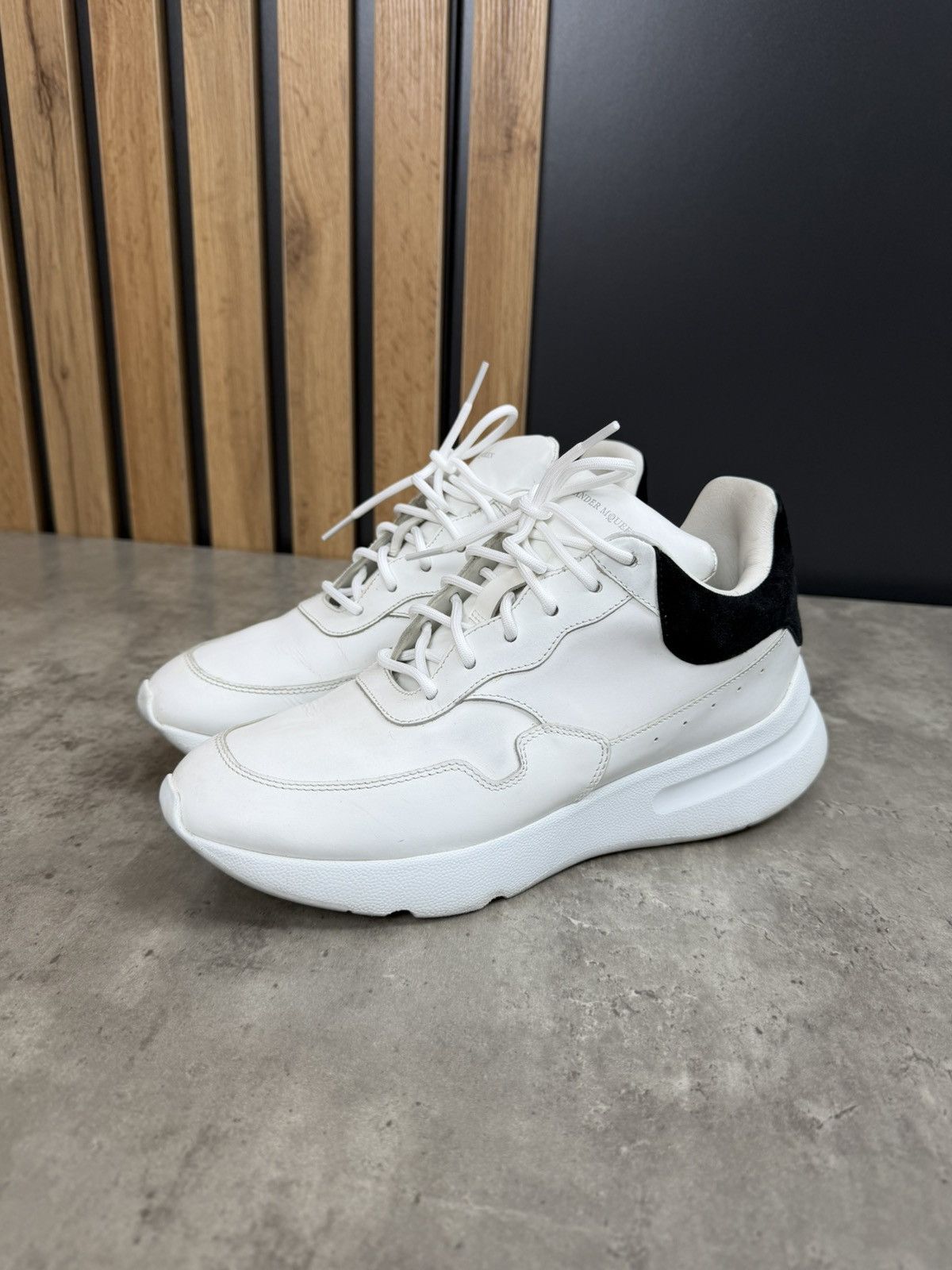 Alexander McQueen Alexander McQueen Oversized White Leather Sneakers Size 38 Size US 8 / IT 38 - 1 Thumbnail