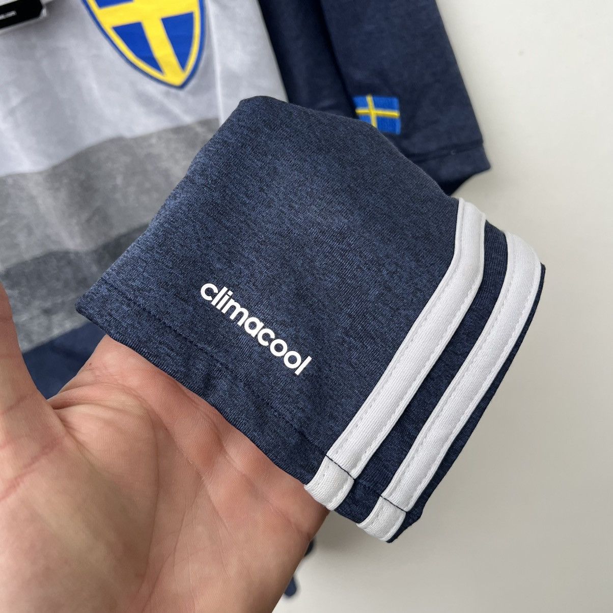 Adidas ADIDAS SWEDEN 2016/2017 SOCCER FOOTBALL SHIRT JERSEY Size US XL / EU 56 / 4 - 7 Thumbnail