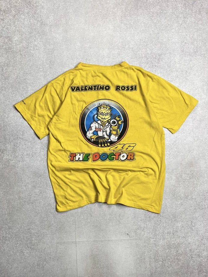 Vintage Vintage Valentino Rossi The Doctor Moto Boxy Racing T-shirt Size US L / EU 52-54 / 3 - 1 Thumbnail