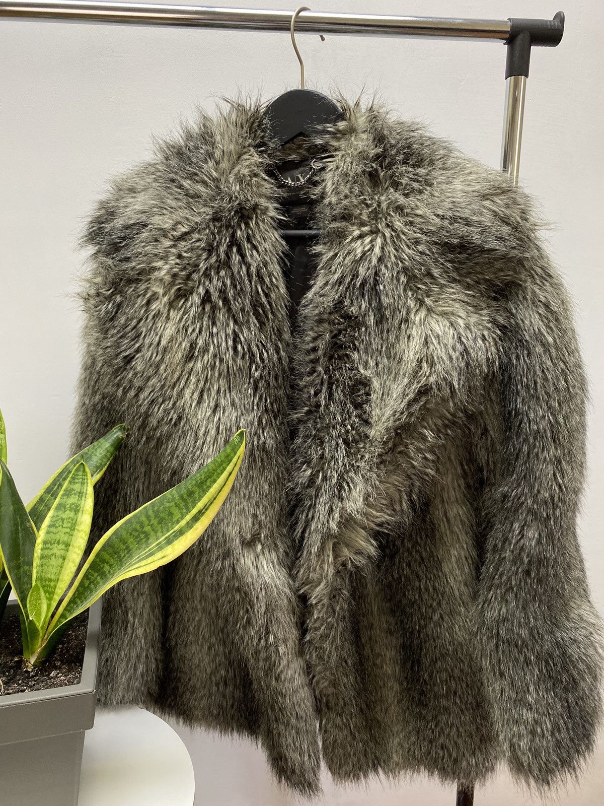 Armani × Vintage Women’s Armani Exchange Fur Coat Jacket Size M / US 6-8 / IT 42-44 - 5 Thumbnail
