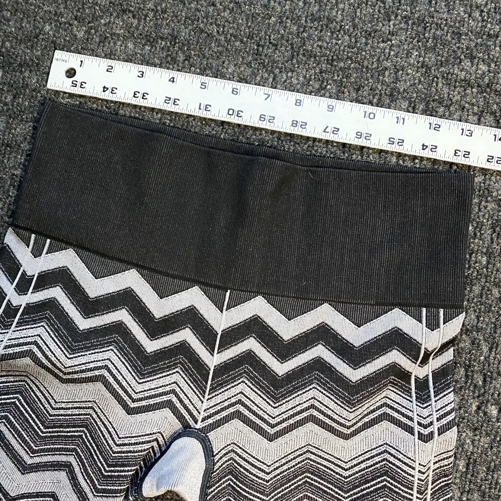Lululemon Lululemon Ebb To Street Pants Yoga Leggings Chevron Heathered Gray Size 6 Womens Skinny Inseam 23.5 in Size 28" / US 6 / IT 42 - 4 Thumbnail