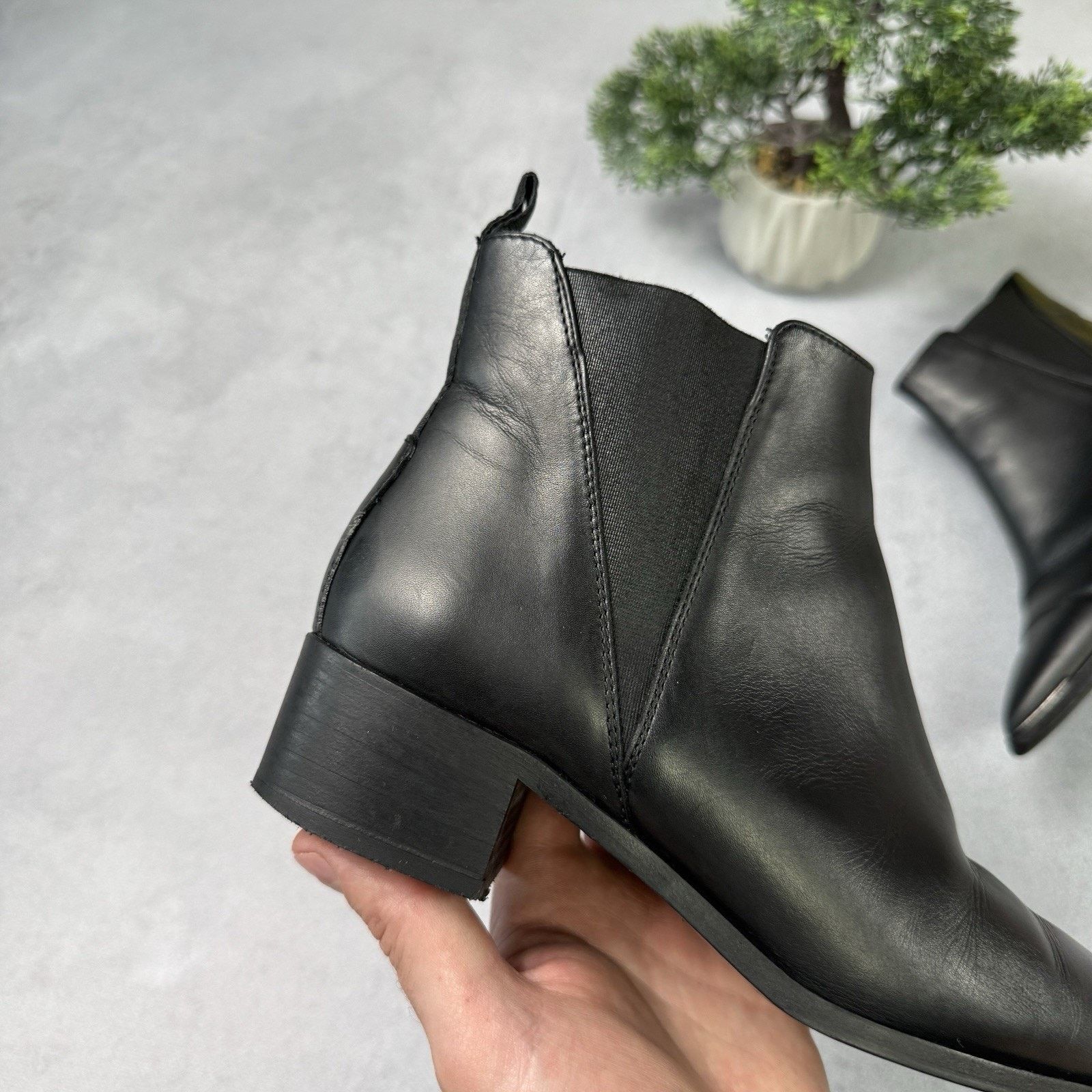 Acne Studios Acne Studios Ankle Boots Leather Chelsea Size 36 Black US 6 Size US 6 / IT 36 - 3 Thumbnail