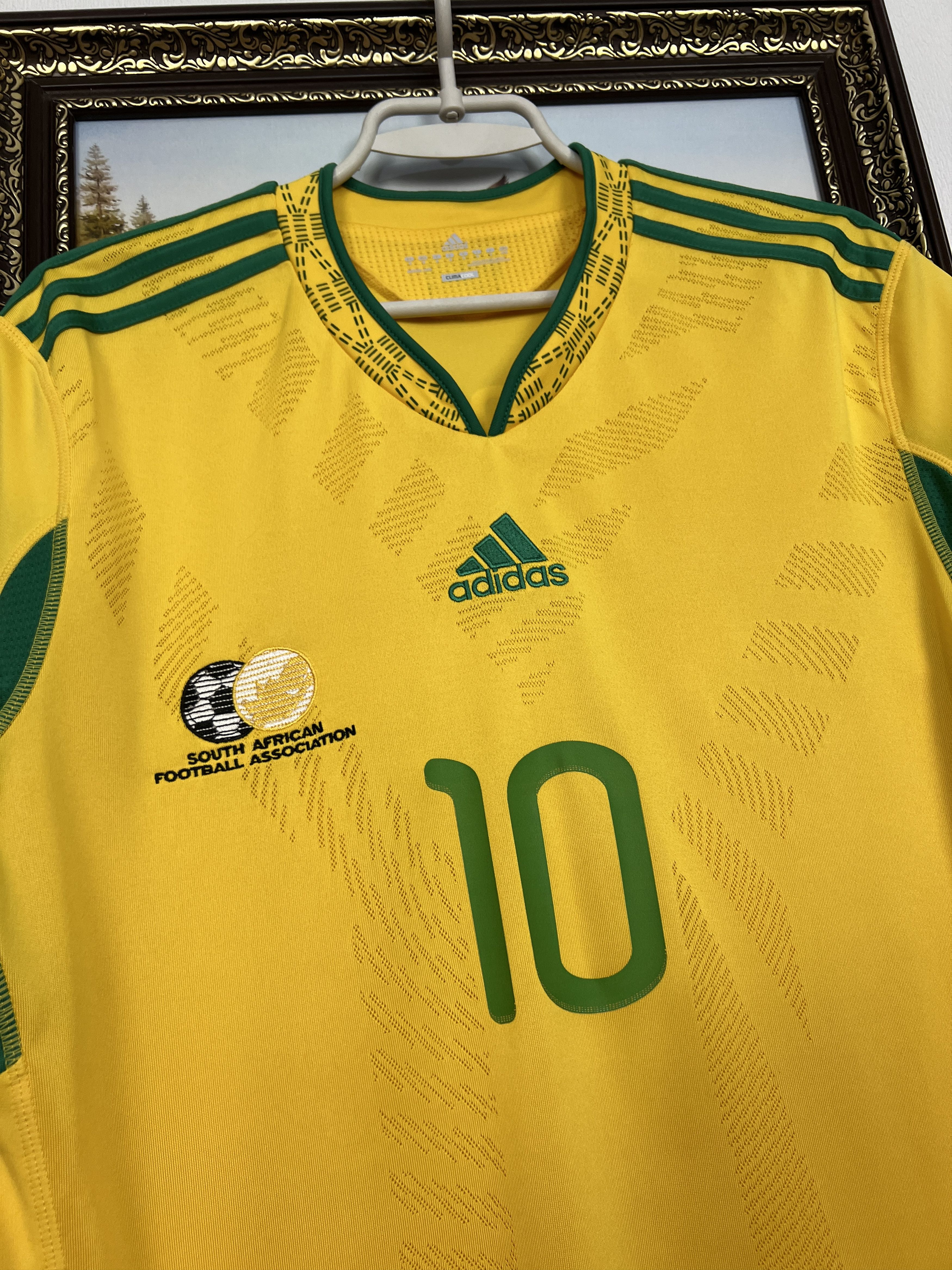 Adidas South Africa football shirt 2010 Soccer #10 Pienaar Jersey Size US M / EU 48-50 / 2 - 3 Thumbnail