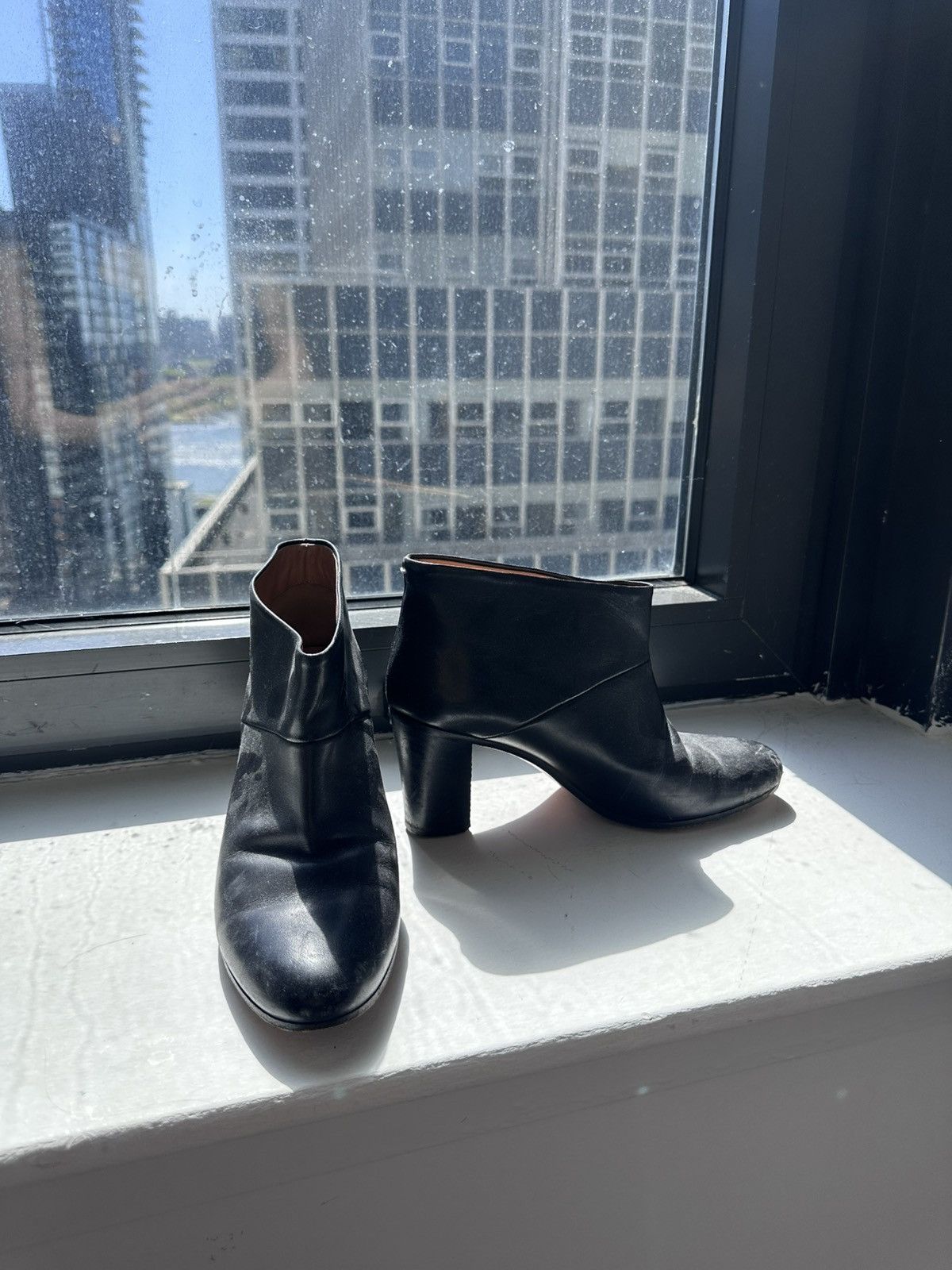 Maison Margiela MAISOM MARTIN MARGIELA PARIS WOMENS ANKLE BOOT BLACK LEATHER Size US 8 / IT 38 - 4 Thumbnail