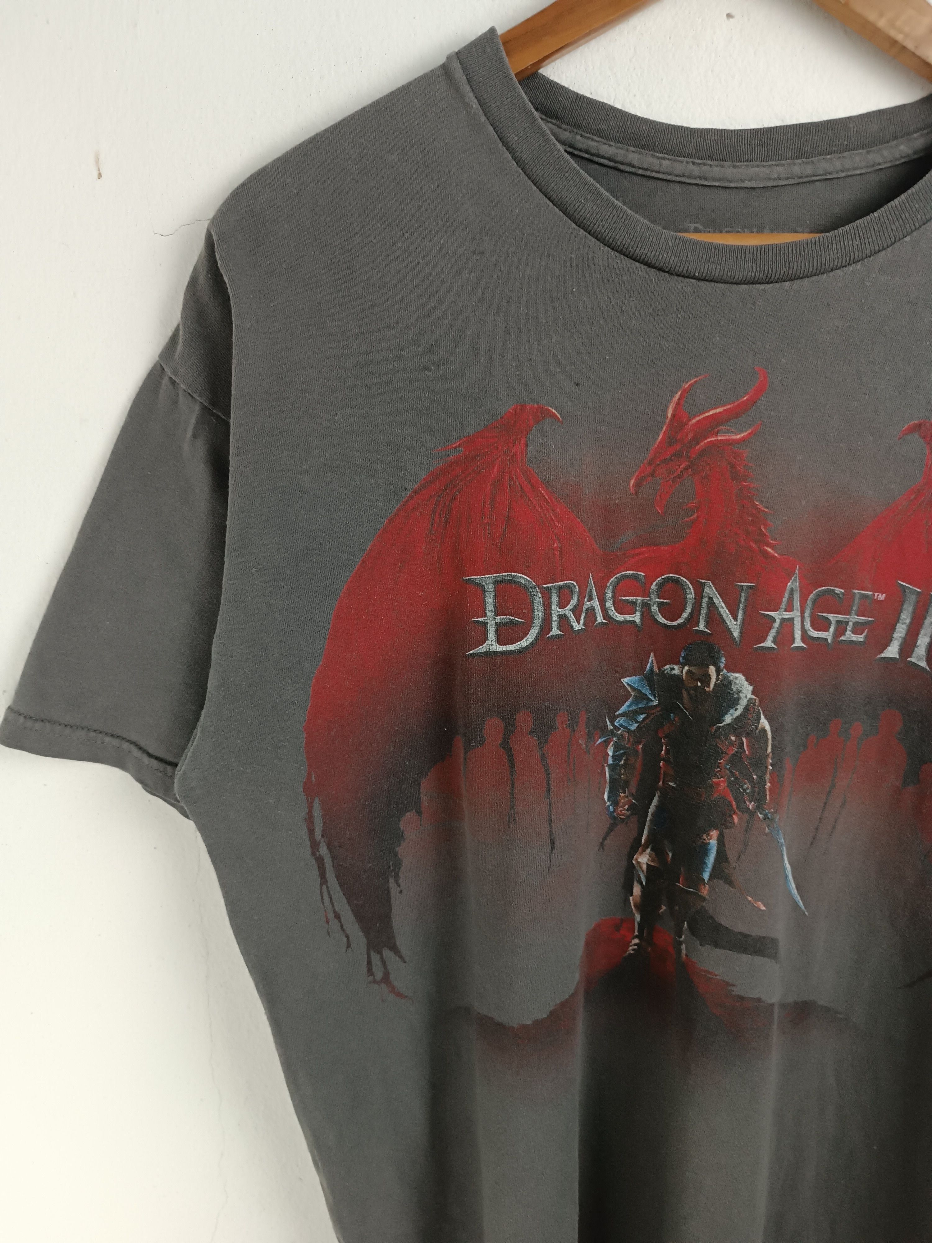Playstation VINTAGE 2011 DRAGON AGE 2 RPG GAME TEE CRYSIS MASS EFFECT Size US L / EU 52-54 / 3 - 5 Thumbnail