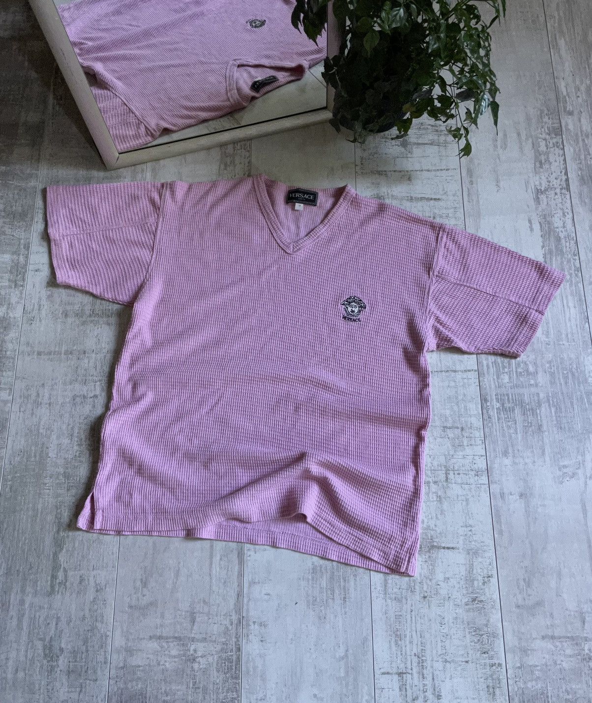 Versace × Vintage Vintage Versace 90’s Pink Waffle T-Shirt Medusa Logo Size US M / EU 48-50 / 2 - 1 Thumbnail