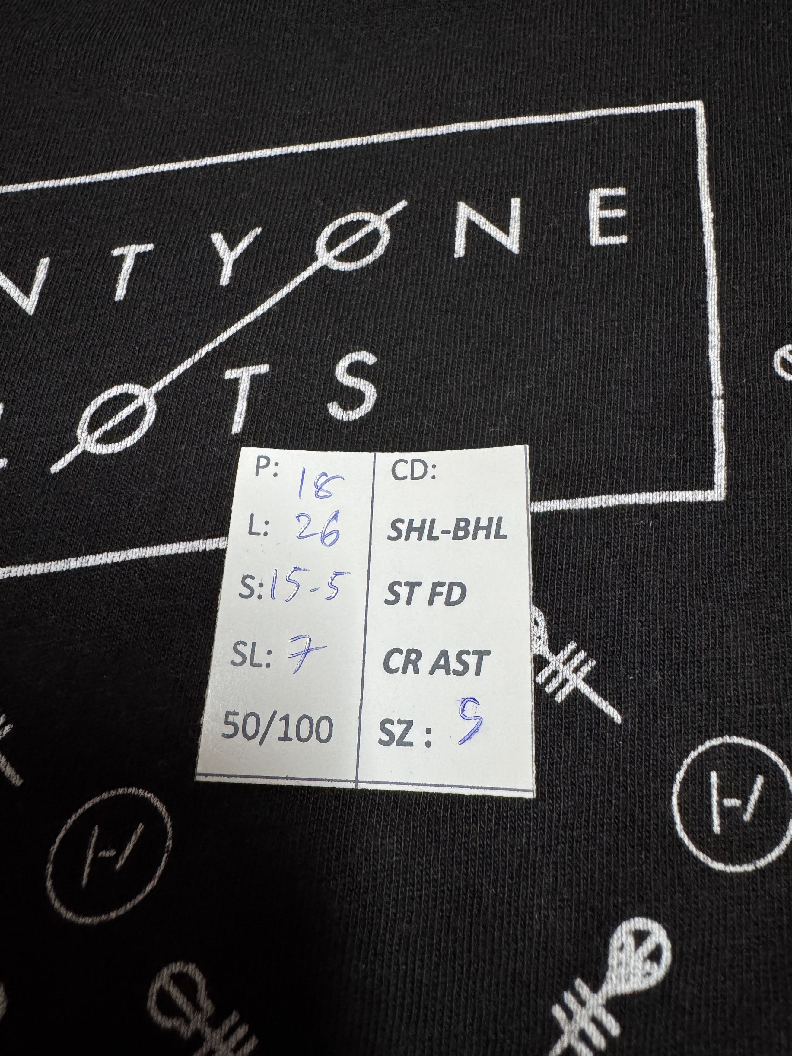 Band Tees VINTAGE TWENTY ONE PILOTS 21 TEE rock band rap linkin park Size US S / EU 44-46 / 1 - 18 Thumbnail