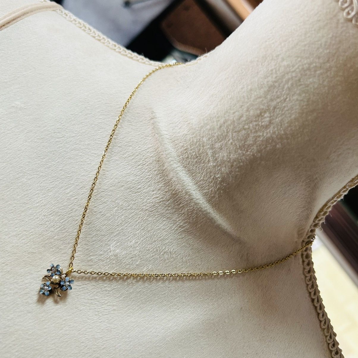 Vintage Vintage 40’s salvaged faux pearl enamel flower necklace Size ONE SIZE - 2 Thumbnail