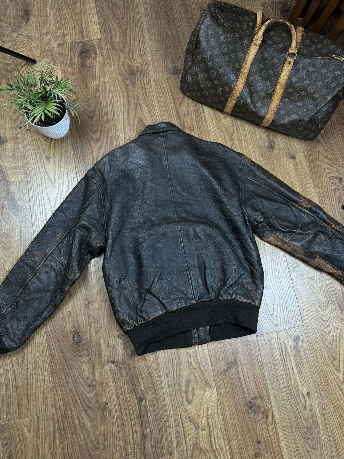 Avirex Vintage leather flying jacket Avirex 90s original retro item Size US S / EU 44-46 / 1 - 5 Thumbnail