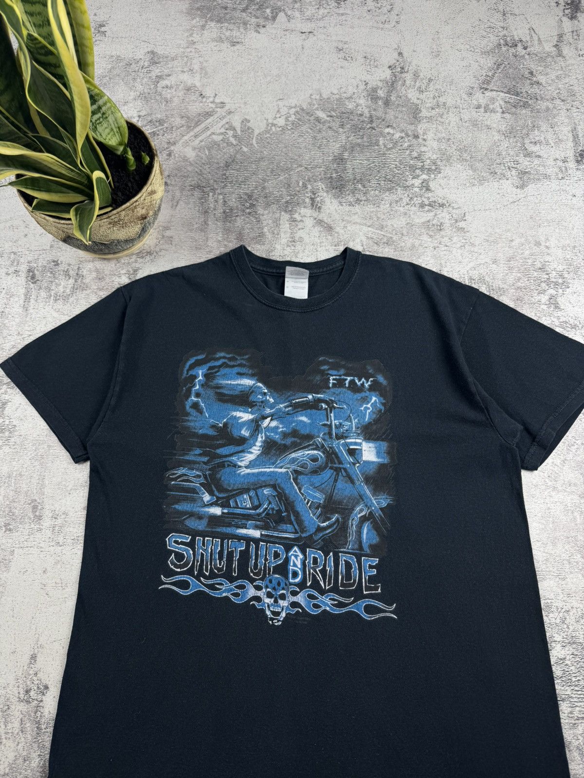 Band Tees Shut Up And Ride 2003 Vintage 90s Rock Tour Rap Moto Devil Band Tee T Shirt Size US L / EU 52-54 / 3 - 4 Thumbnail