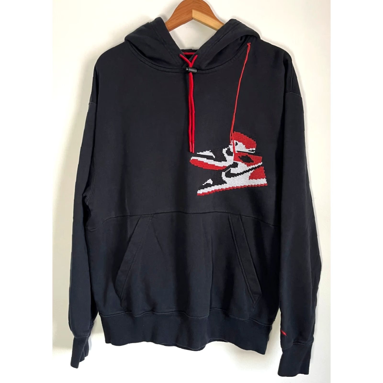 Jordan Brand Nike Air Jordan 1 Retro Jumpman Holiday Hoodie Mens Hoodie Black CT3457-010 L Size US L / EU 52-54 / 3 - 4 Thumbnail