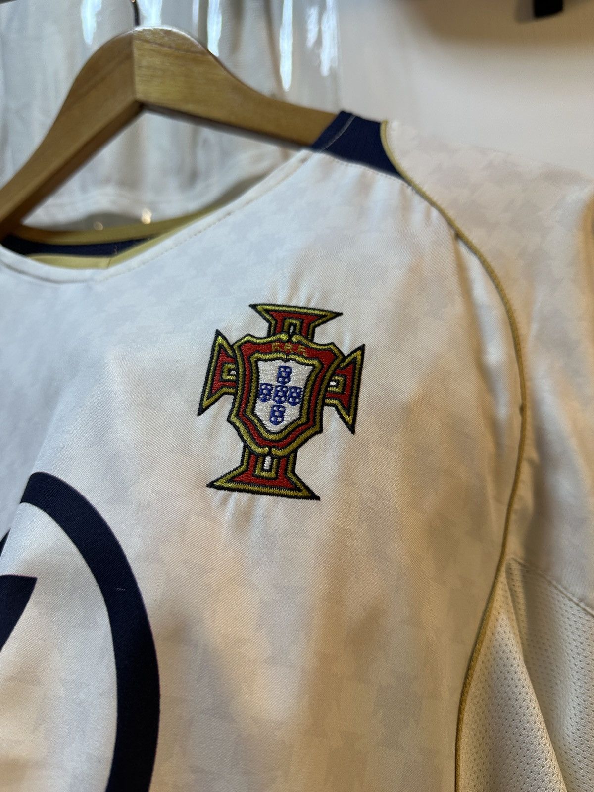 Nike 2003-2004 Portugal Away Kit CR7 Size US M / EU 48-50 / 2 - 13 Thumbnail