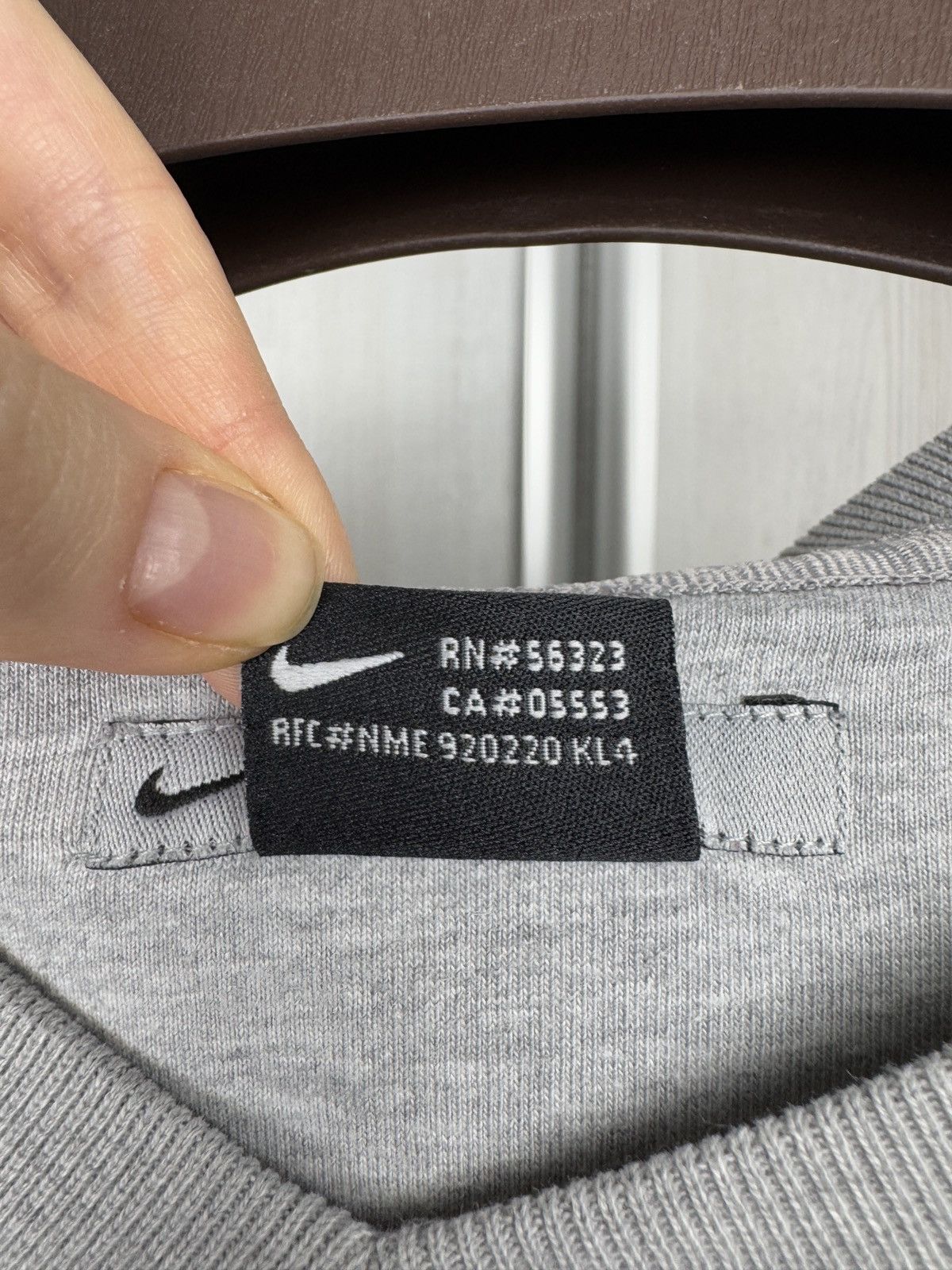 Nike Nike vintage y2k grey basic small logo swoosh sweatshirt Size US L / EU 52-54 / 3 - 9 Thumbnail
