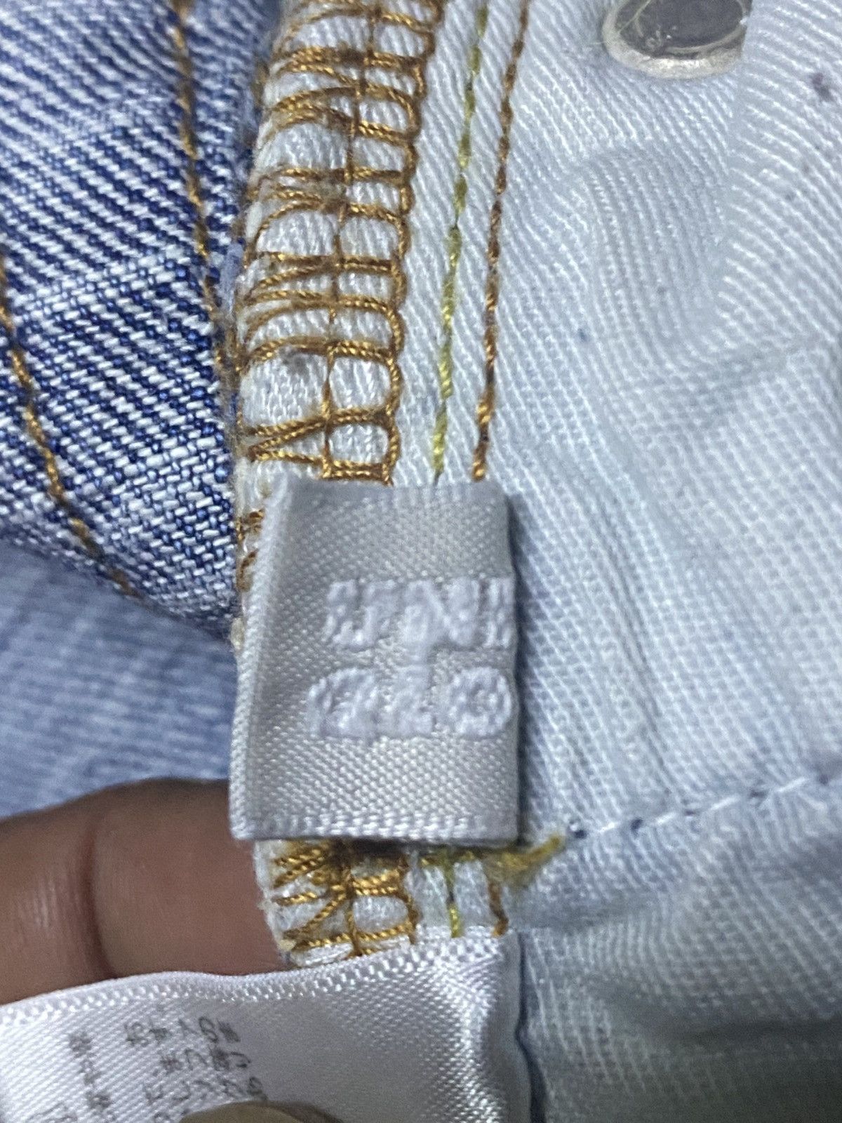 Uniqlo Vintage Uniqlo S003 Light Wash Distressed Jeans Size US 29 - 16 Thumbnail