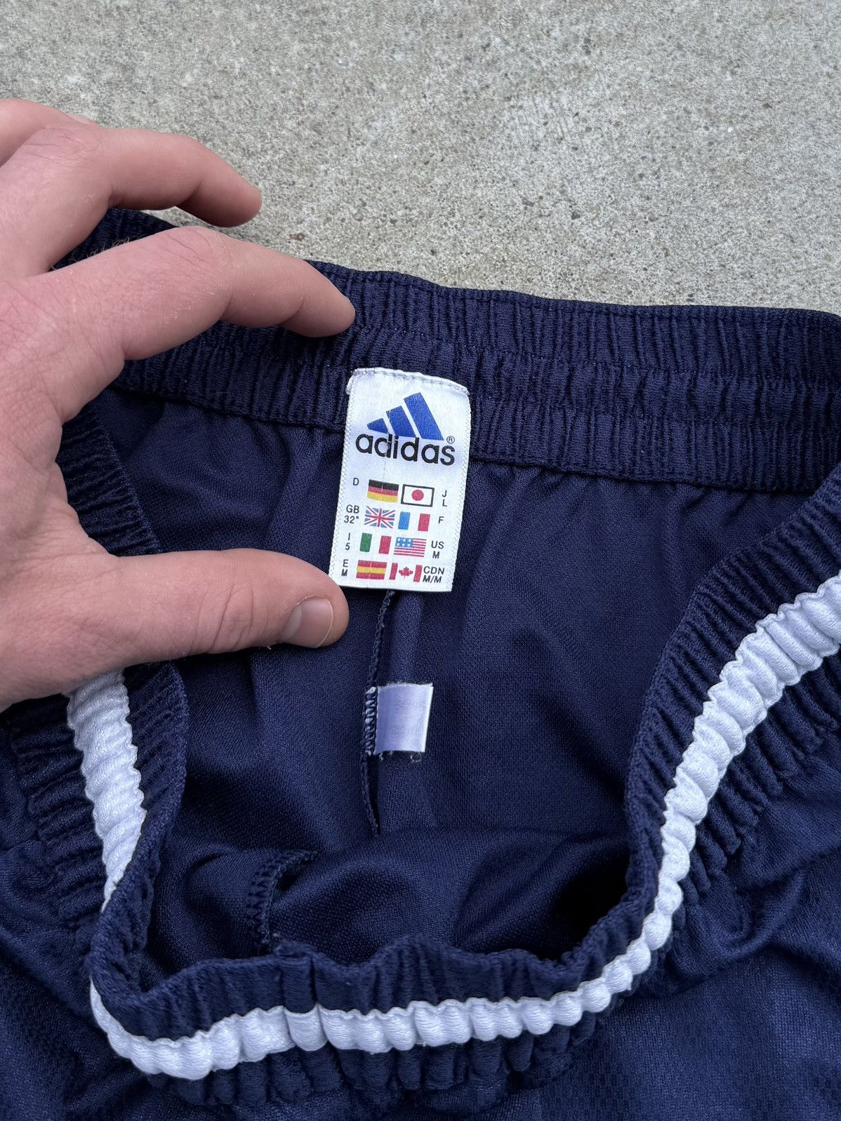 Adidas Vintage Adidas Y2K avantgarde streetwear track shorts Size US 32 / EU 48 - 7 Thumbnail