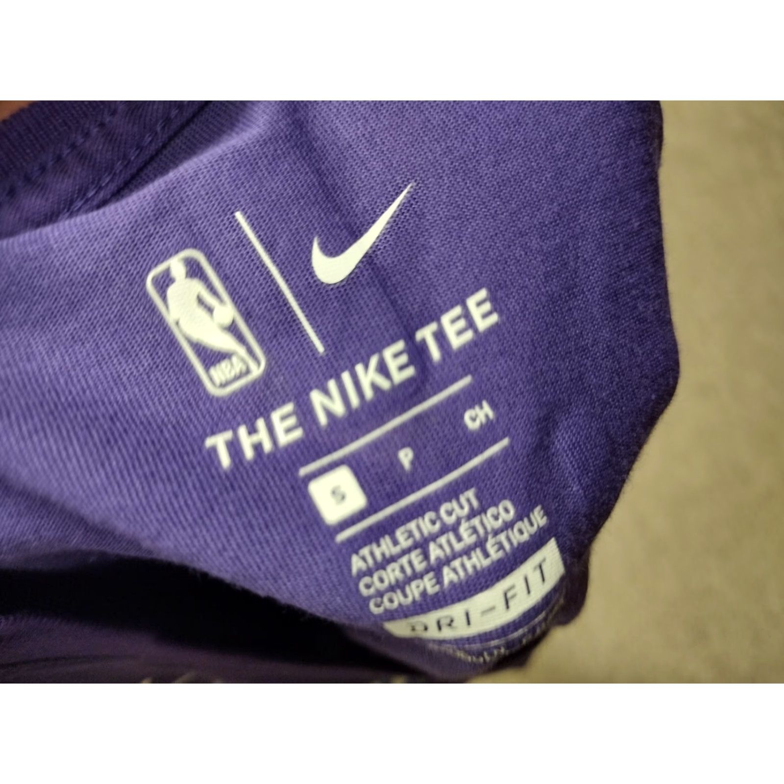 Nike Nike Dri-FIT Shirt Charlotte Hornets Jum pman Jordan Kemba Walker 15 Size S Purple Men Shirt Size US S / EU 44-46 / 1 - 2 Thumbnail