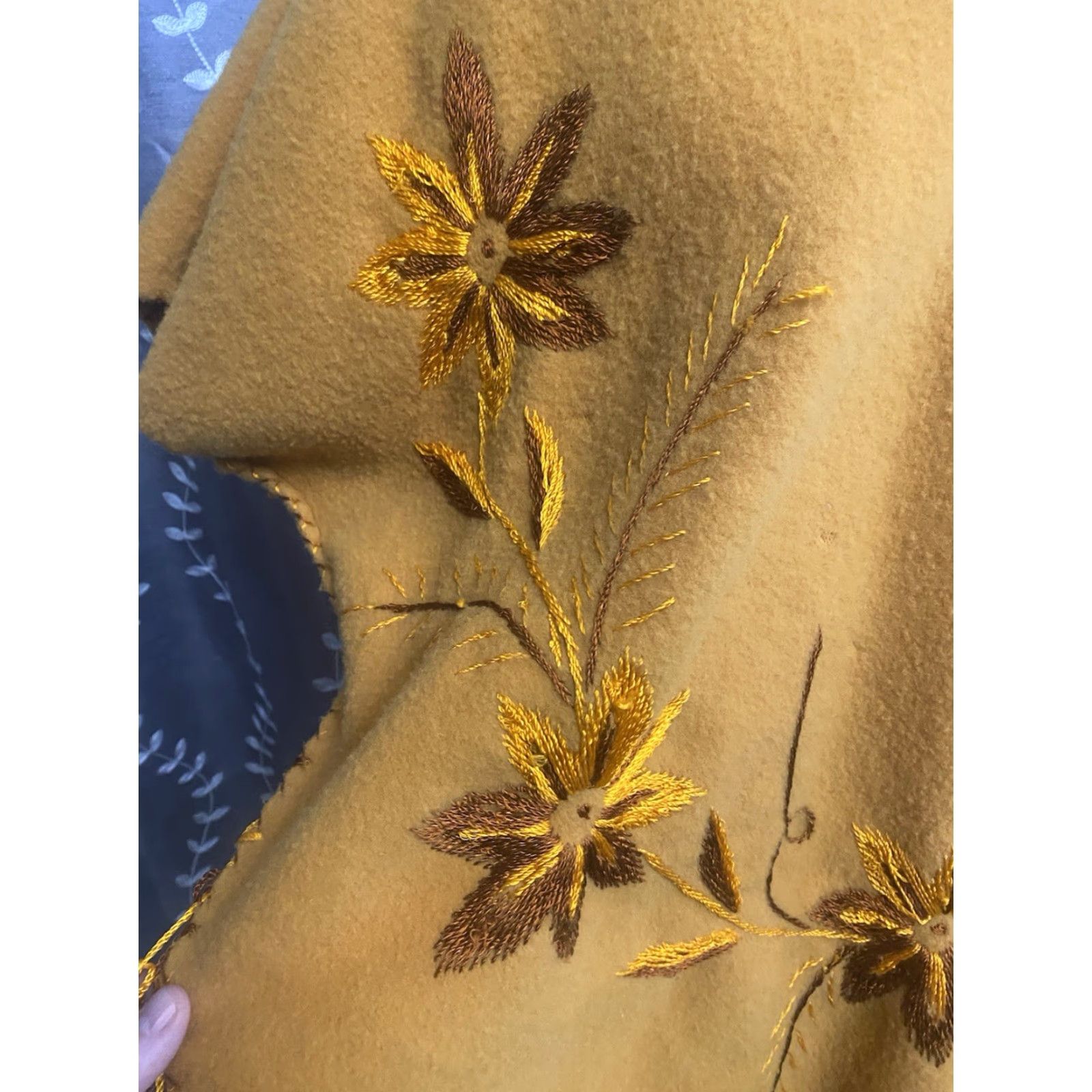 Vintage VINTAGE 60s Fringe Embroidered Wool Poncho Cape Yellow Women's OSFM Boho Flowers 1960s Clothing Womens Size ONE SIZE - 7 Thumbnail