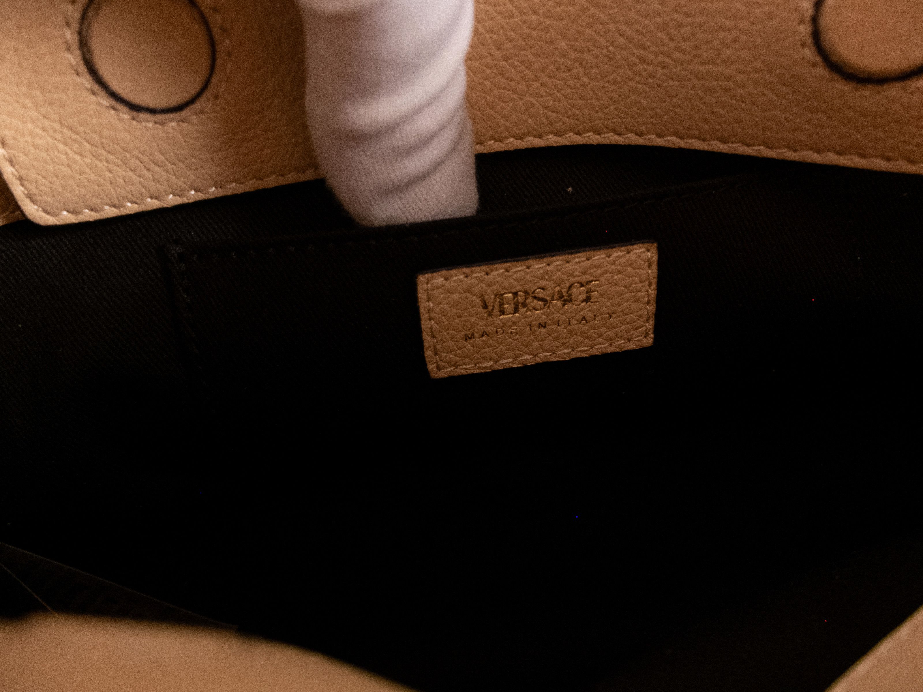 Versace VERSACE Virtus beige barocco V plaque leather shoulder bag Size ONE SIZE - 10 Thumbnail