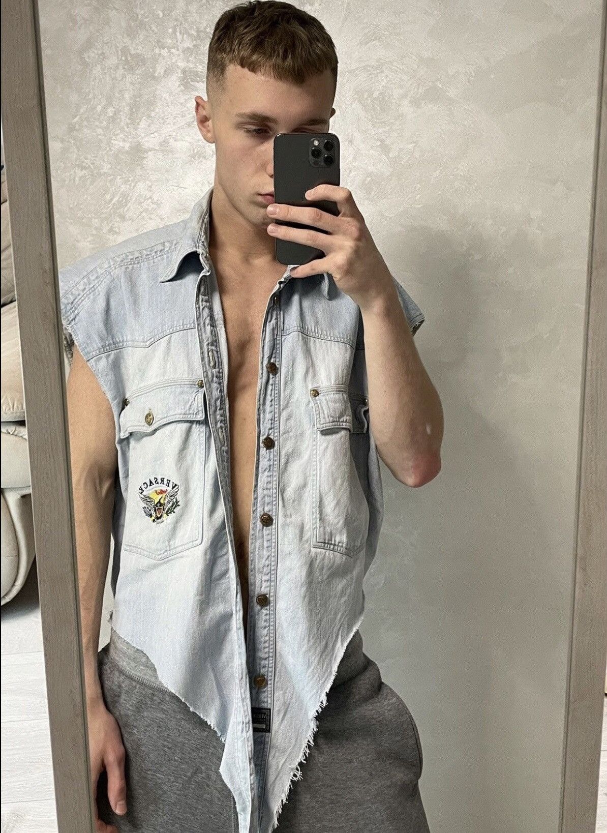 Versace × Vintage Versace custom Jeans Shirt Vintage Unique Size US L / EU 52-54 / 3 - 4 Thumbnail
