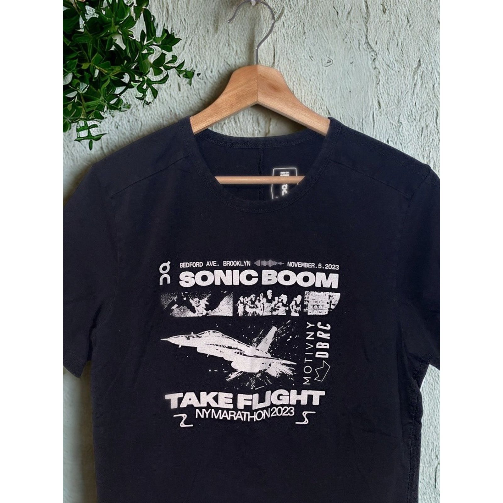 On On Running Sonic Boom NY Marathon '23 Medium On-T Shirt NWOT Size US M / EU 48-50 / 2 - 2 Thumbnail
