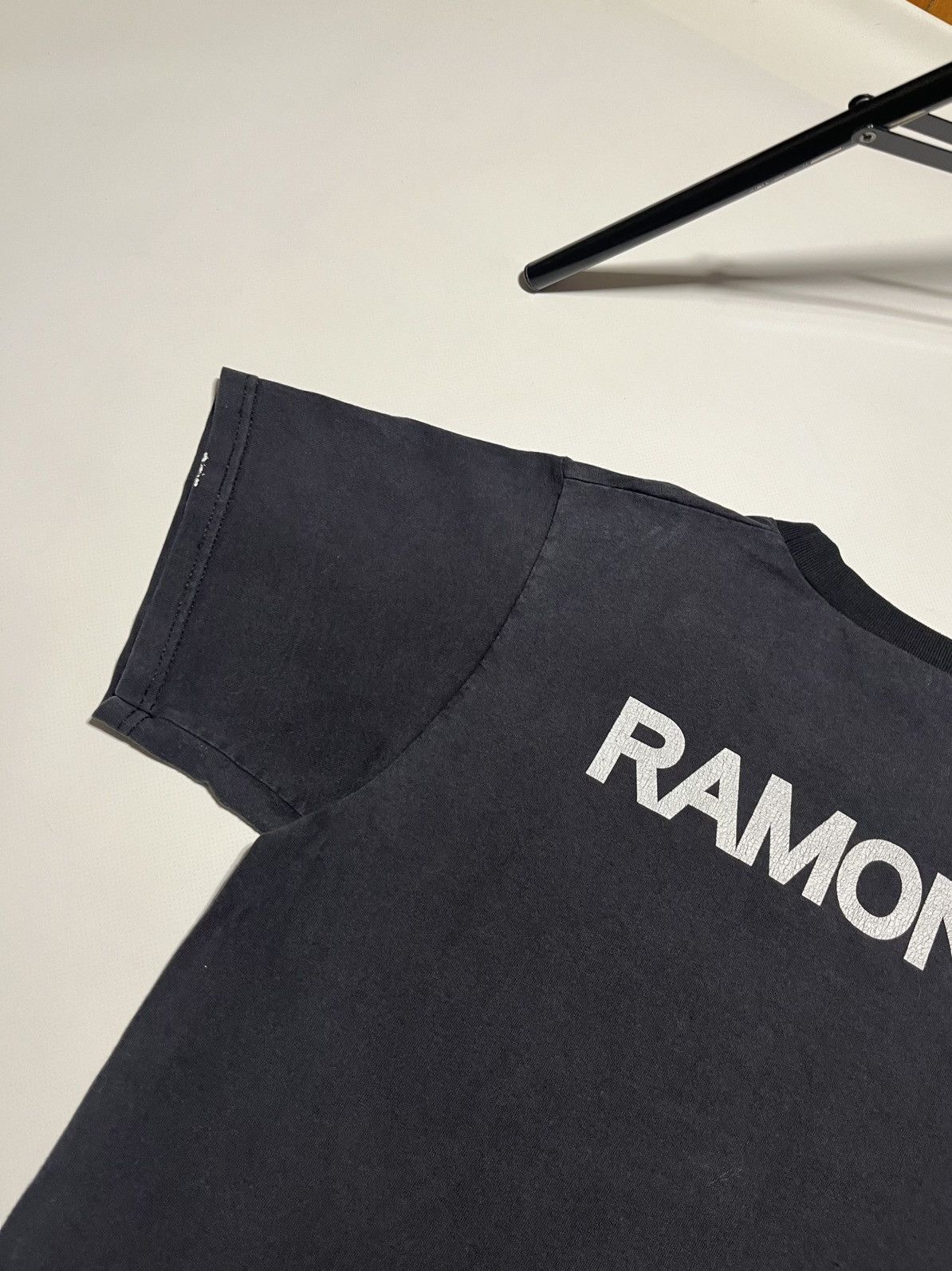 Band Tees 90s RAMONES Wanted perfectly thrashed tee Size US L / EU 52-54 / 3 - 16 Thumbnail