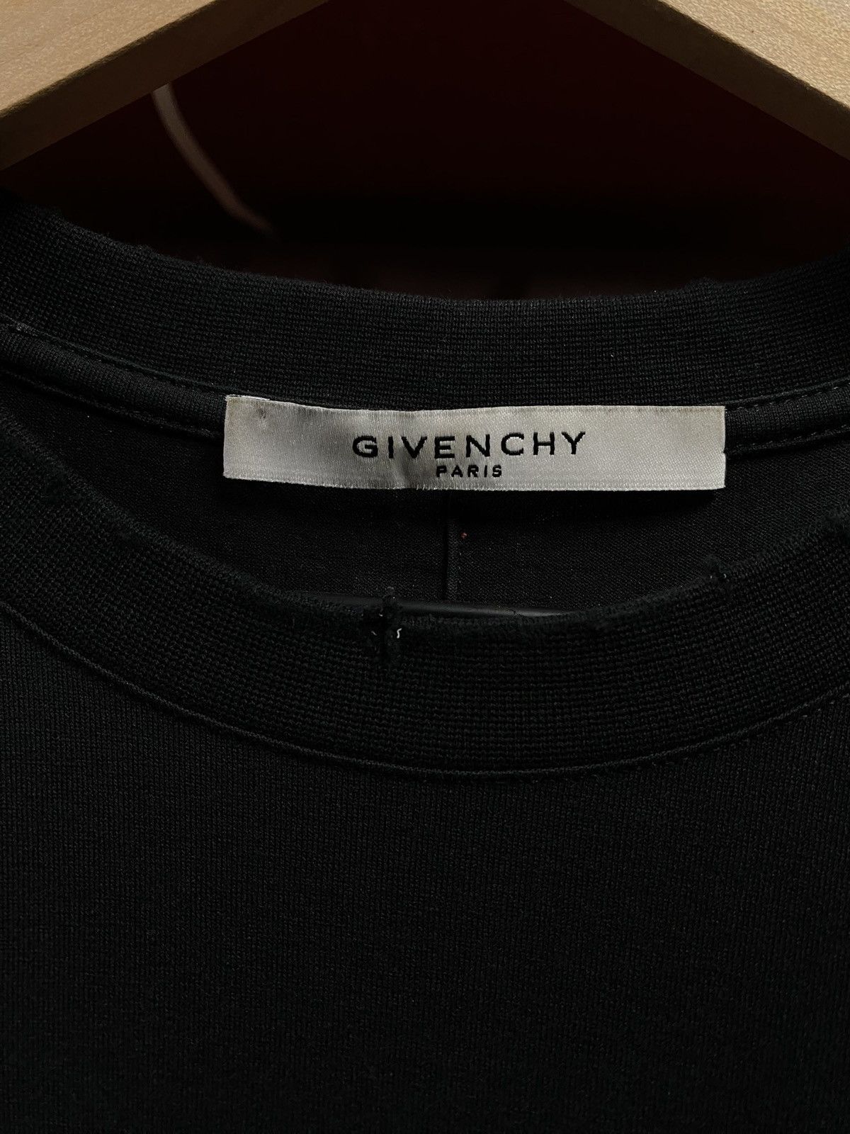 Designer Givenchy Men’s Bogo Black Tee Shirt Medium Preowned Size US M / EU 48-50 / 2 - 3 Thumbnail