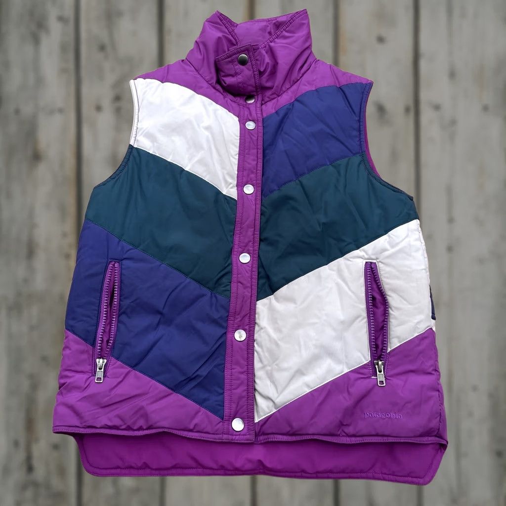 Patagonia Patagonia Reversible Puffer Vest Women Mirror Lake Purple Size Small Vest Size S / US 4 / IT 40 - 1 Thumbnail